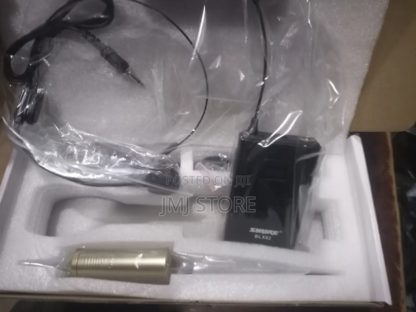 Universal B L X Wireless Microphone