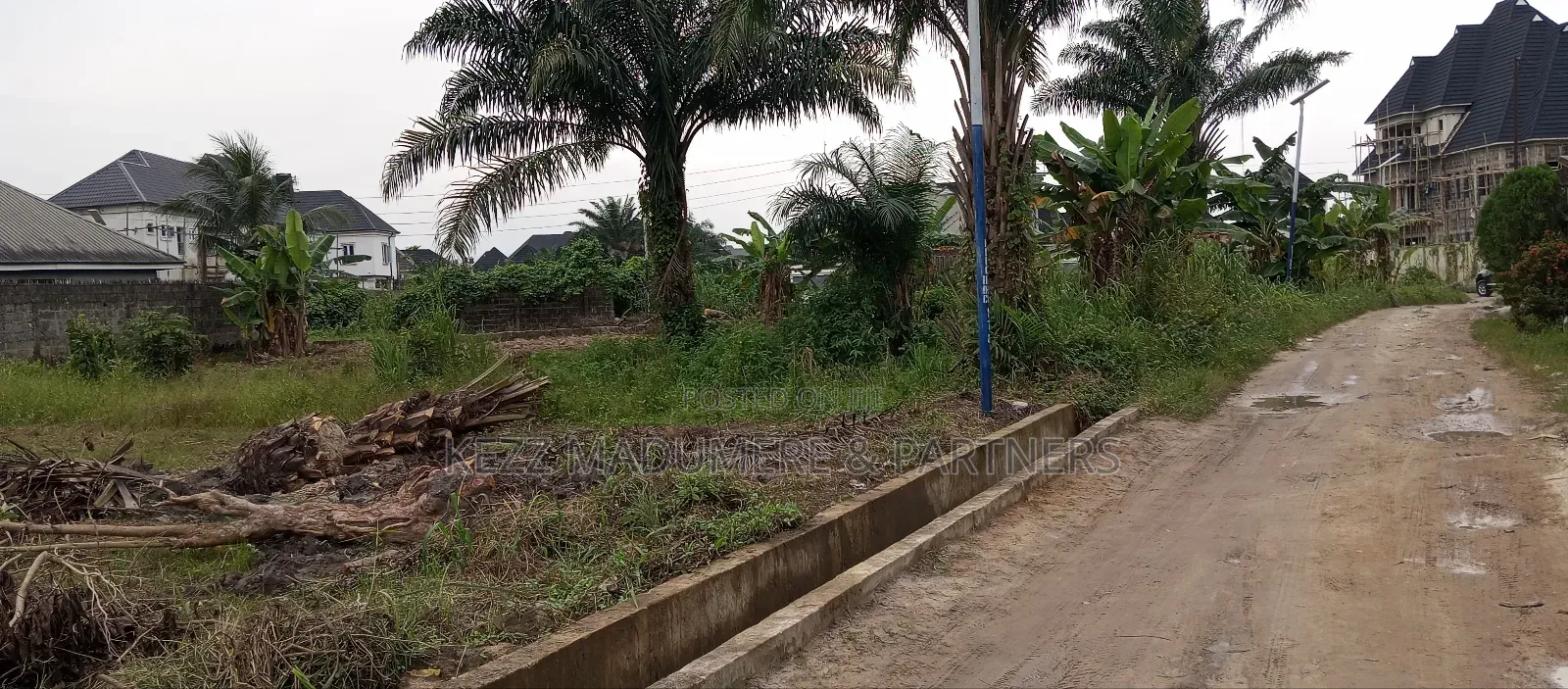 For Sale : 11⁄4 Plots at Radio Estate, Nta Road