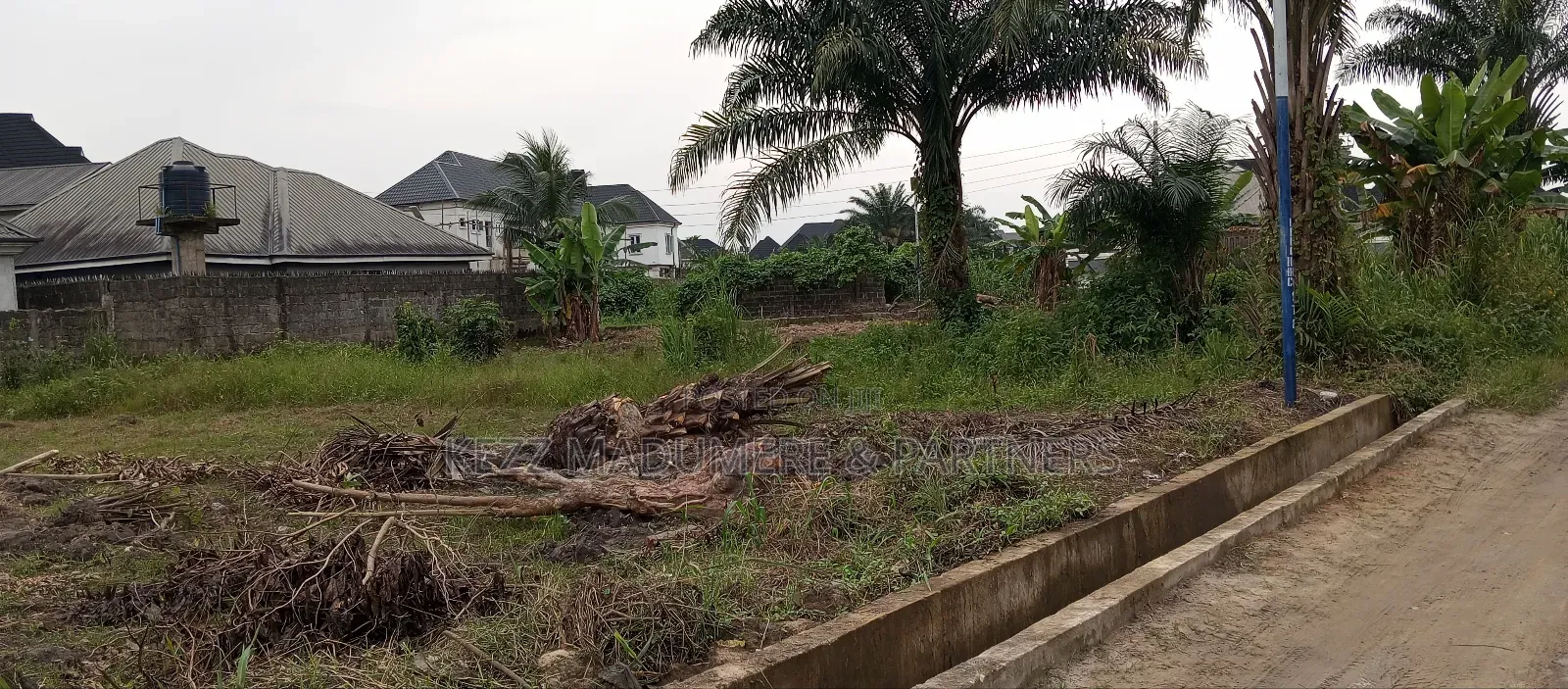 For Sale : 11⁄4 Plots at Radio Estate, Nta Road