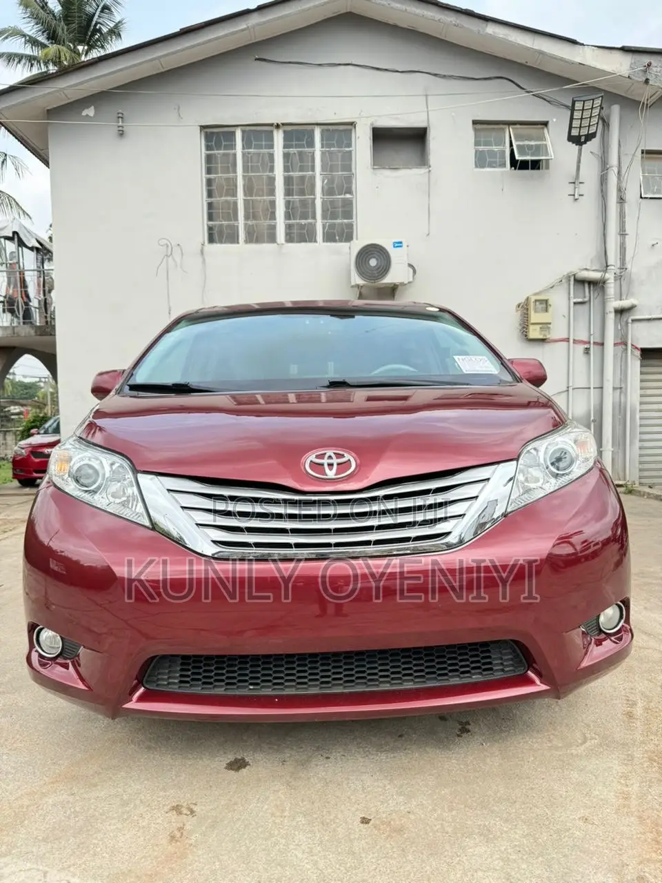Toyota Sienna XLE 7 Passenger Mobility 2011 Red