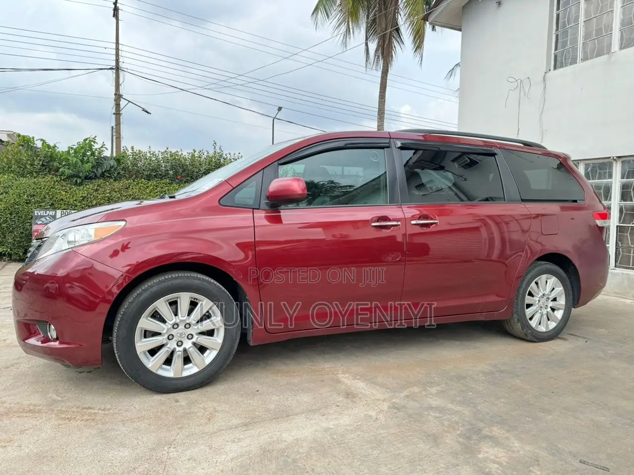 Toyota Sienna XLE 7 Passenger Mobility 2011 Red