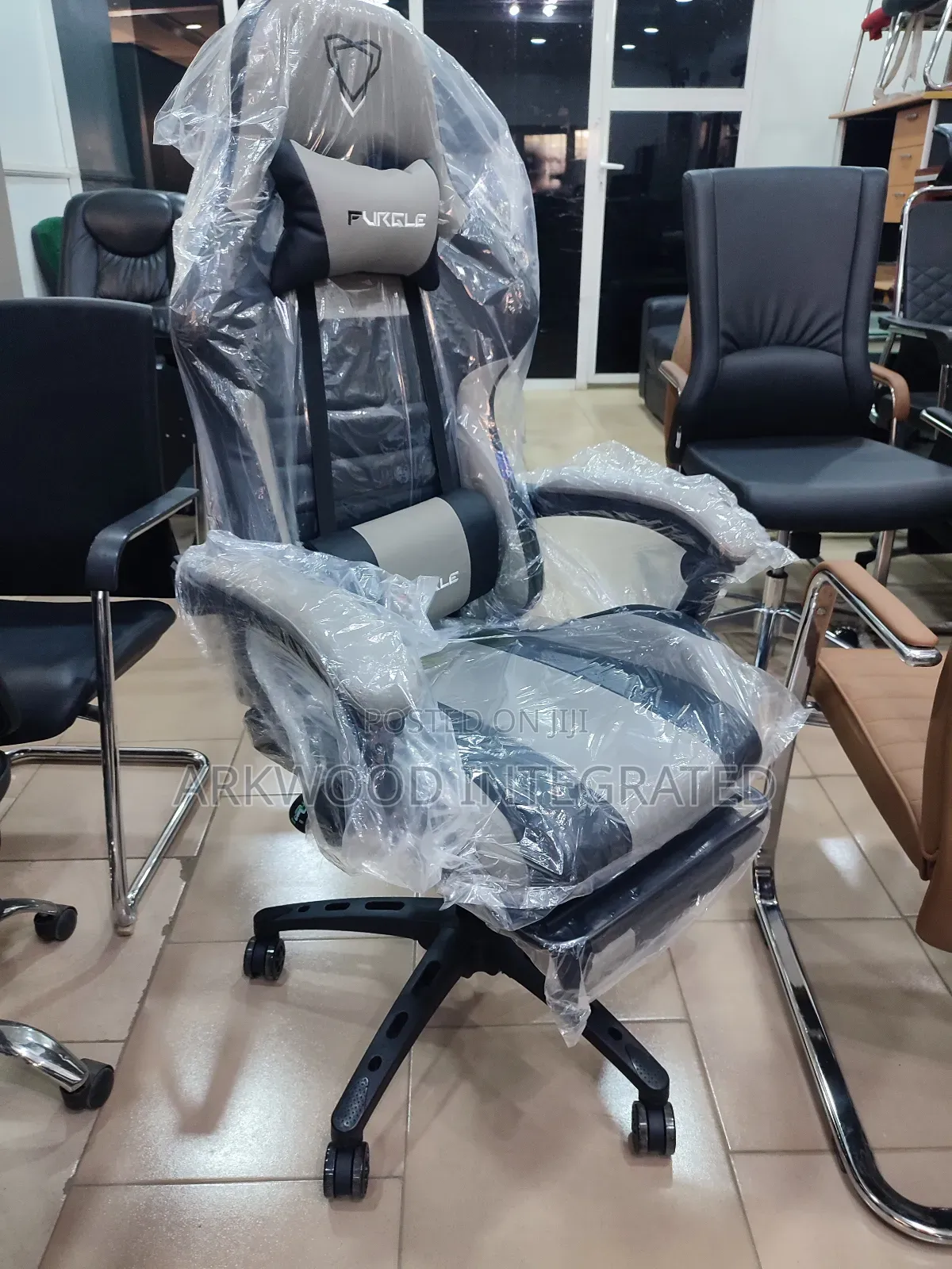 Furgle Gaming Ergonomic Chair With Synchronised Arm