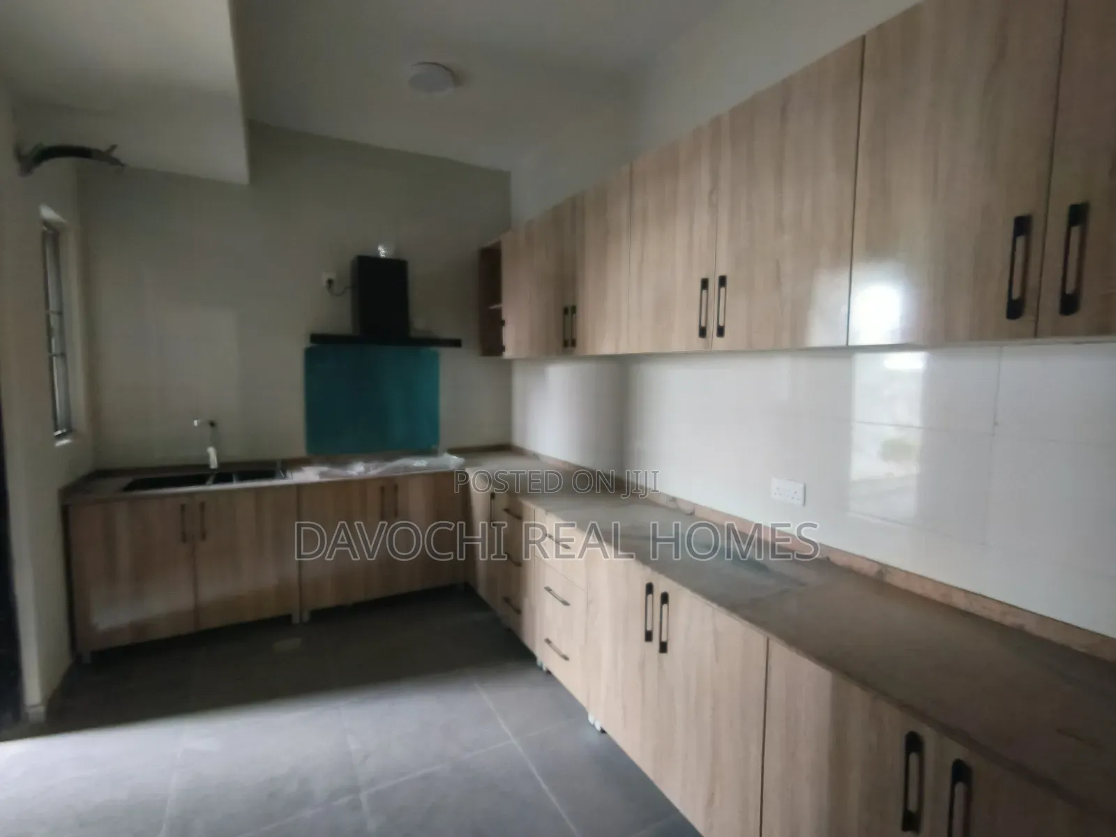 4bdrm Duplex in Lekki Chevron for sale