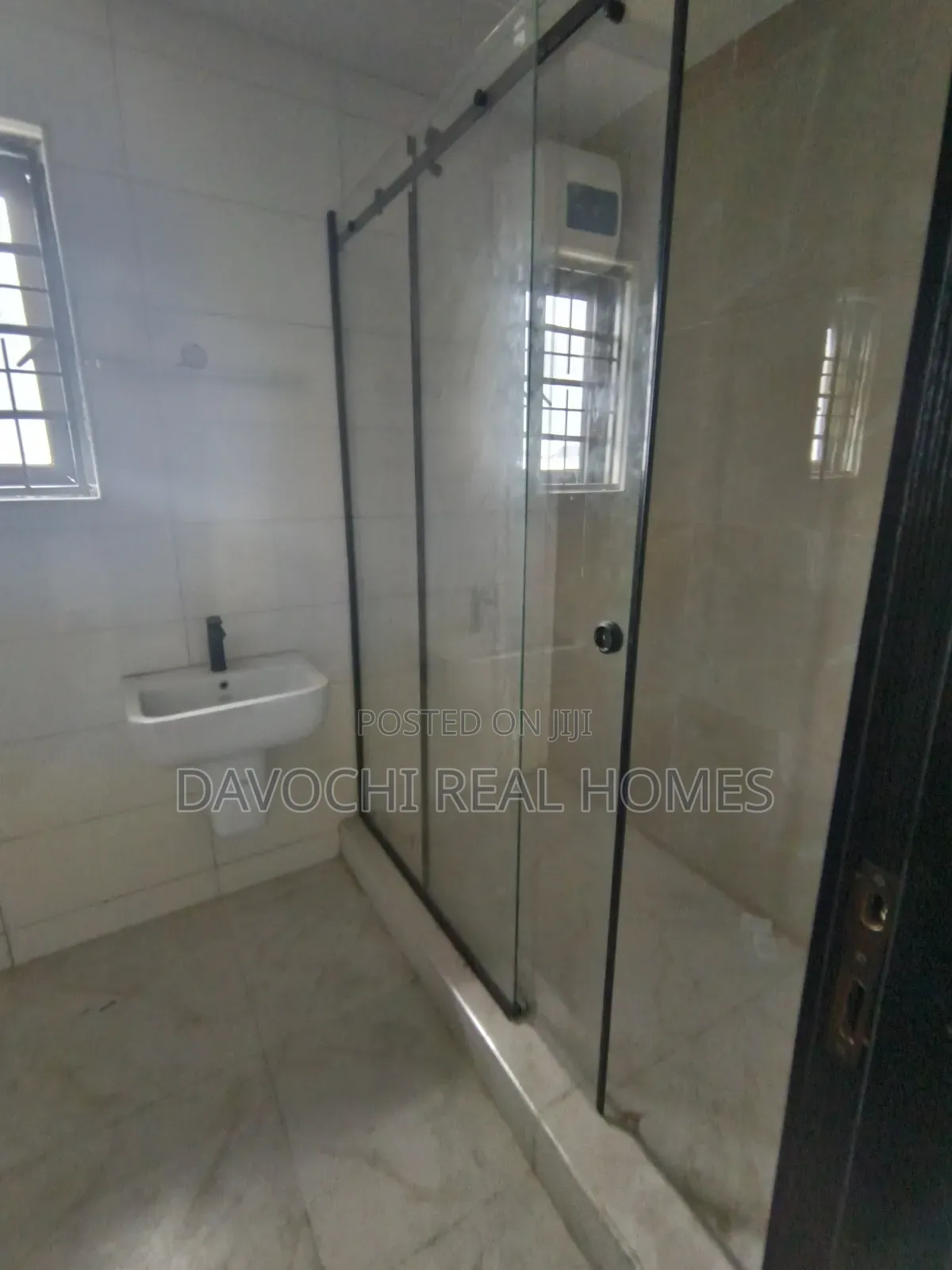 4bdrm Duplex in Lekki Chevron for sale