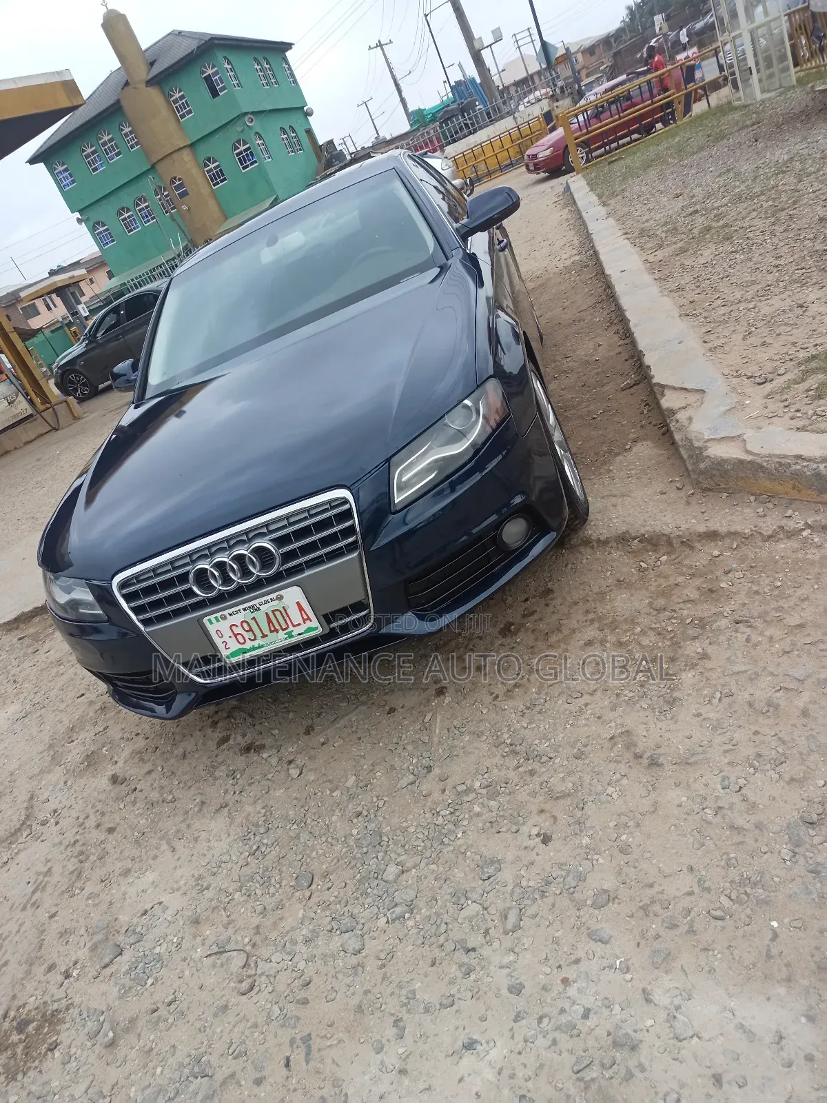 Audi A4 2.0T Premium 2012 Blue