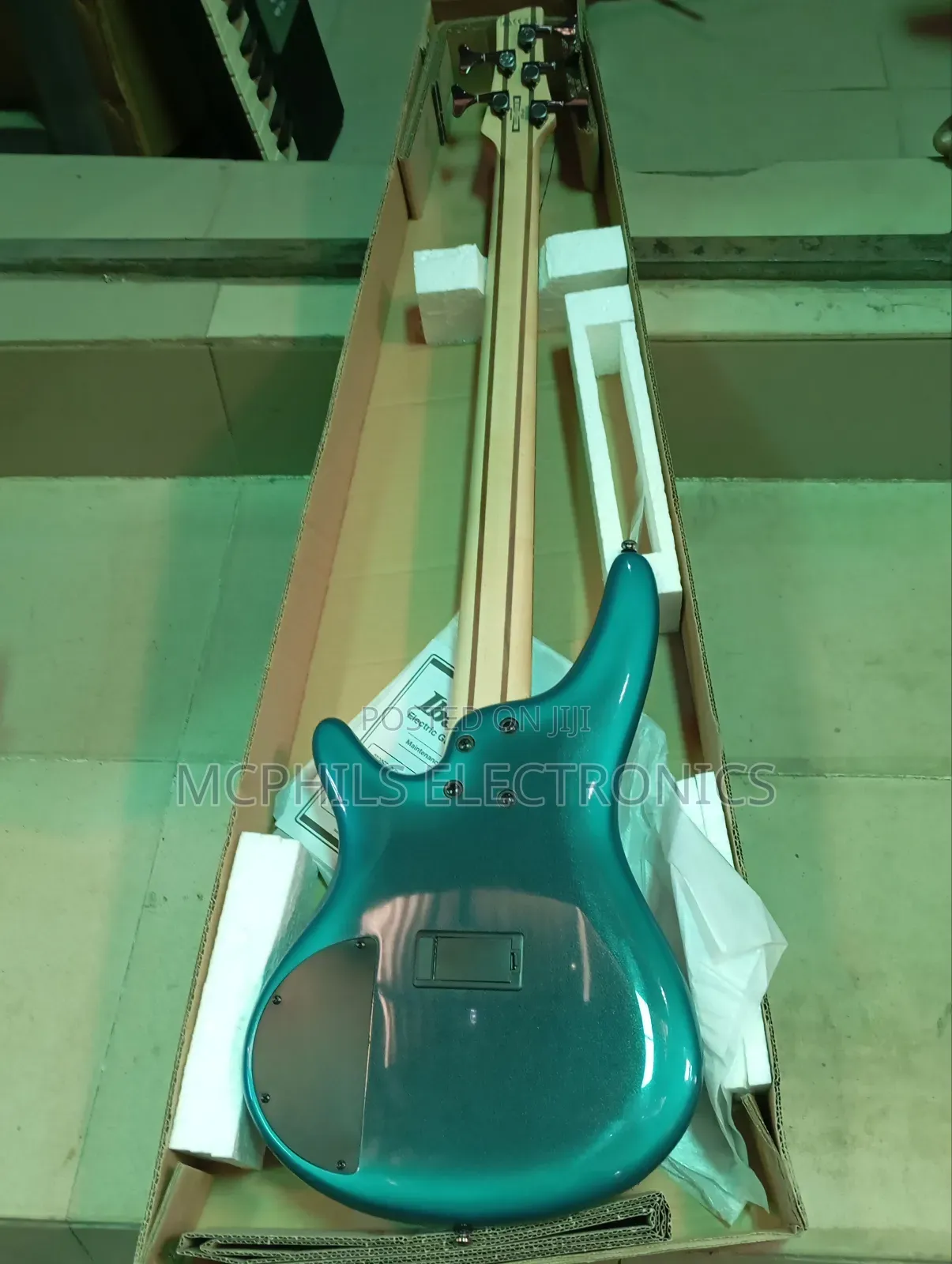Ibanez 5-Strings Bass Guitar Sr305