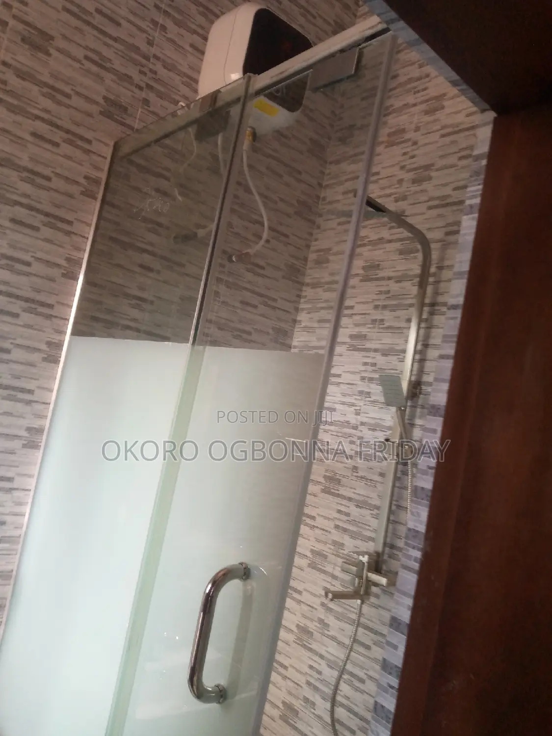 Mora's Shower Cubicle