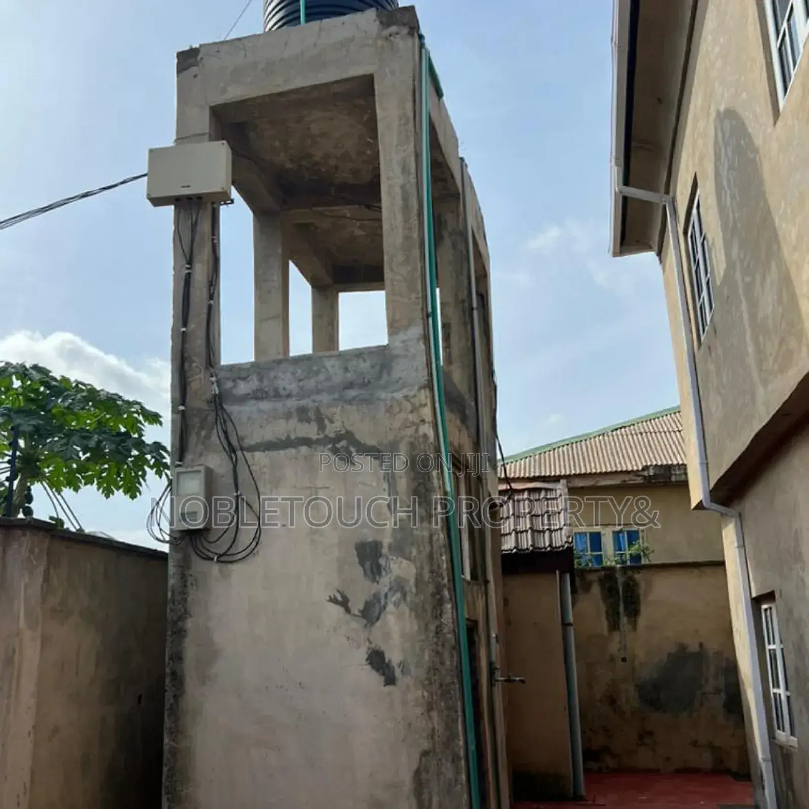 3bdrm Block of Flats in By Arigbajo Market, Ifo for sale