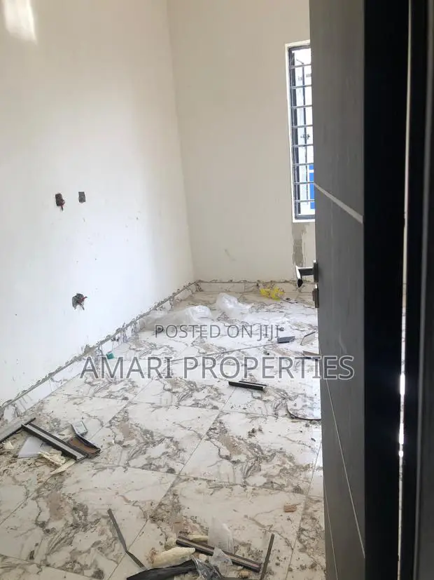 2bdrm Block of Flats in Majek, Ajah for rent