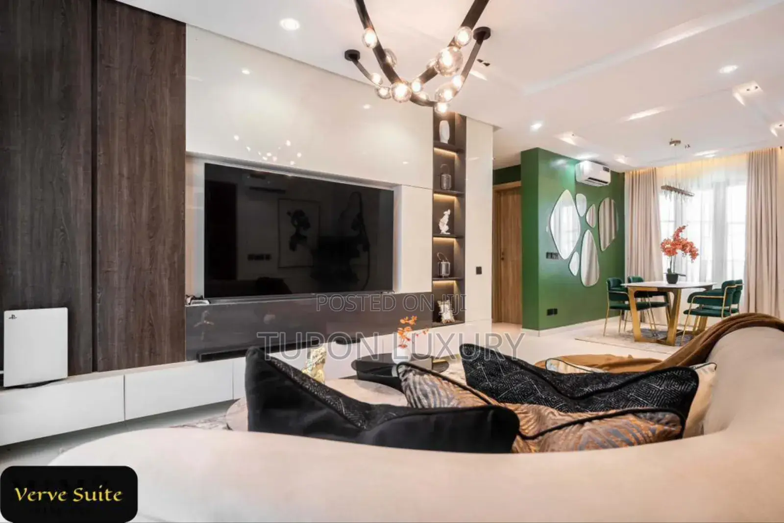 2 Bed Apartment With Pool and Ps5