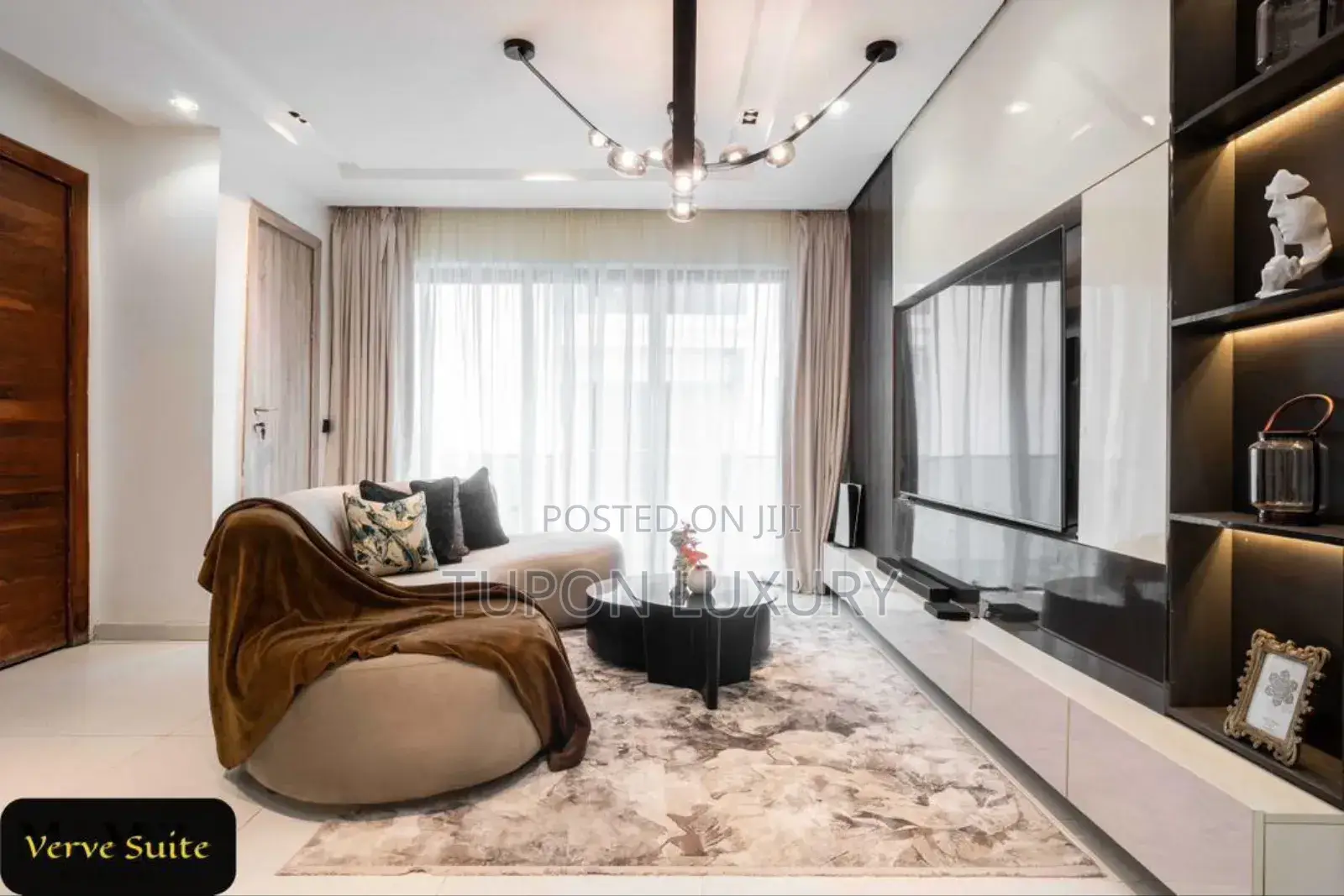 2 Bed Apartment With Pool and Ps5