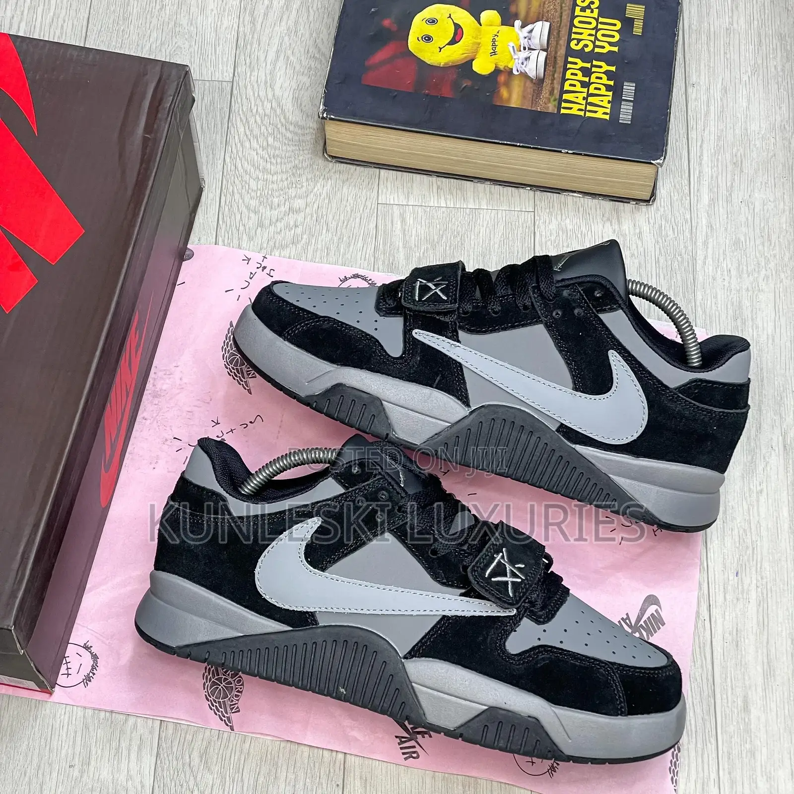 Original Travis Scott X Jordan Jumpman Cut the Check Sneaker