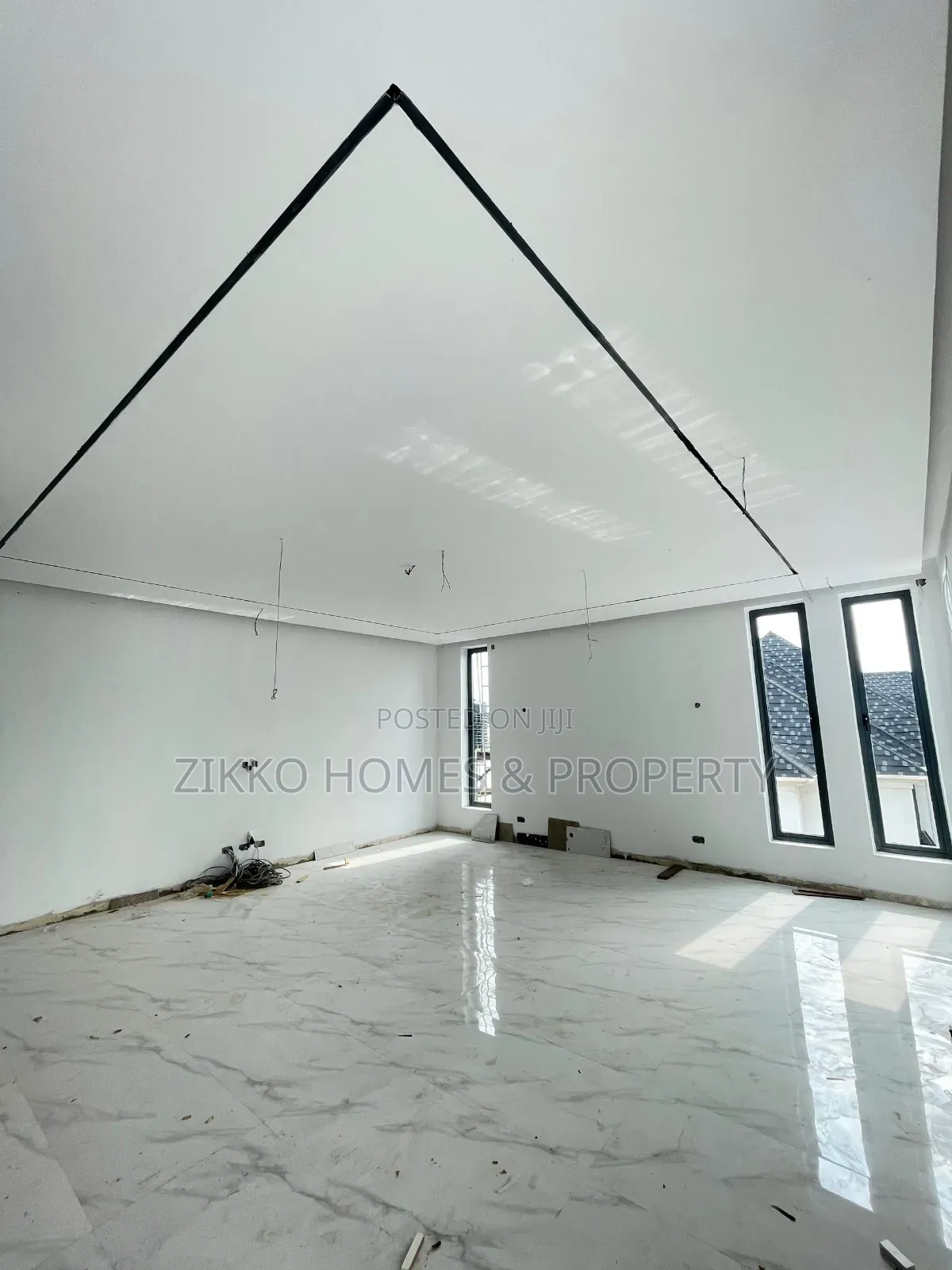 5bdrm Duplex in Ikota for sale