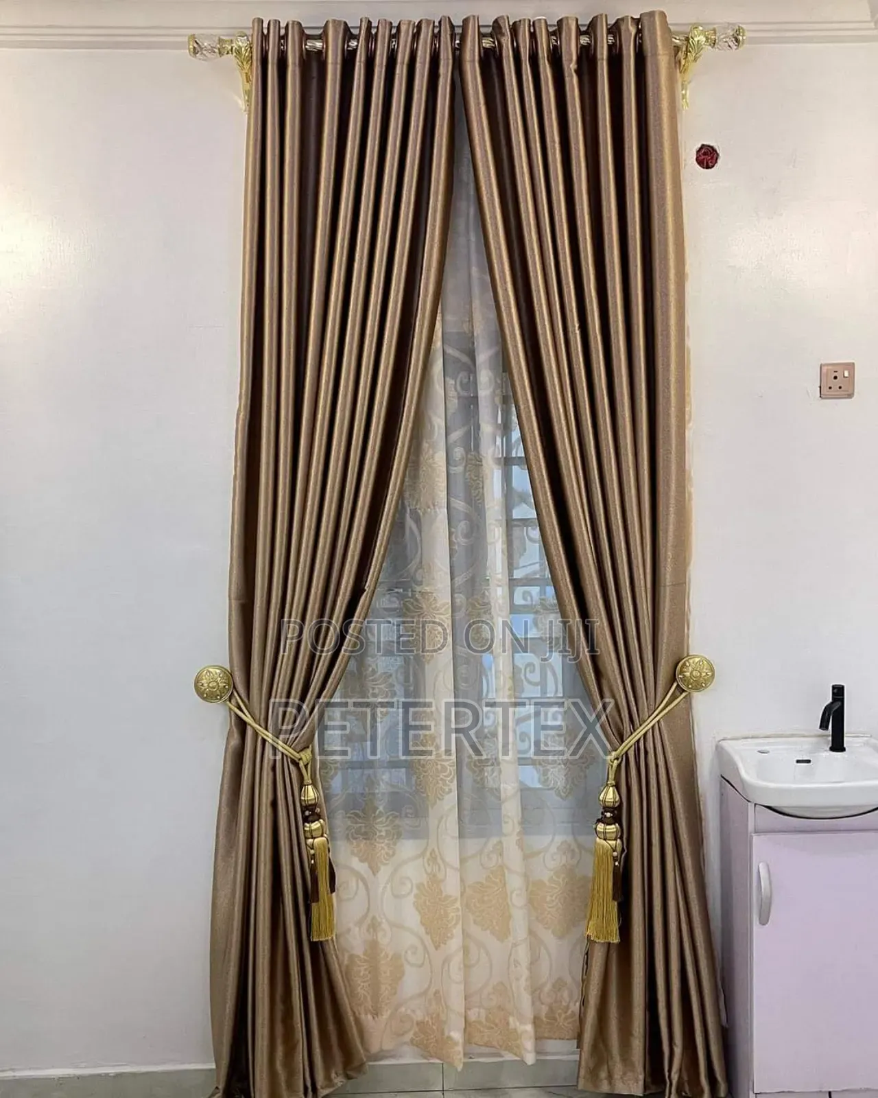 Stock Curtain