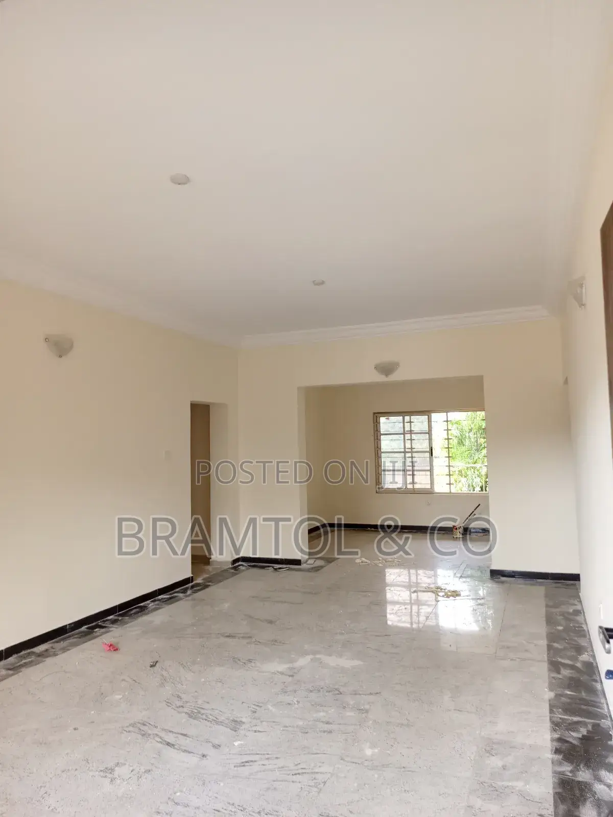 3bdrm Block of Flats in Life Camp for rent