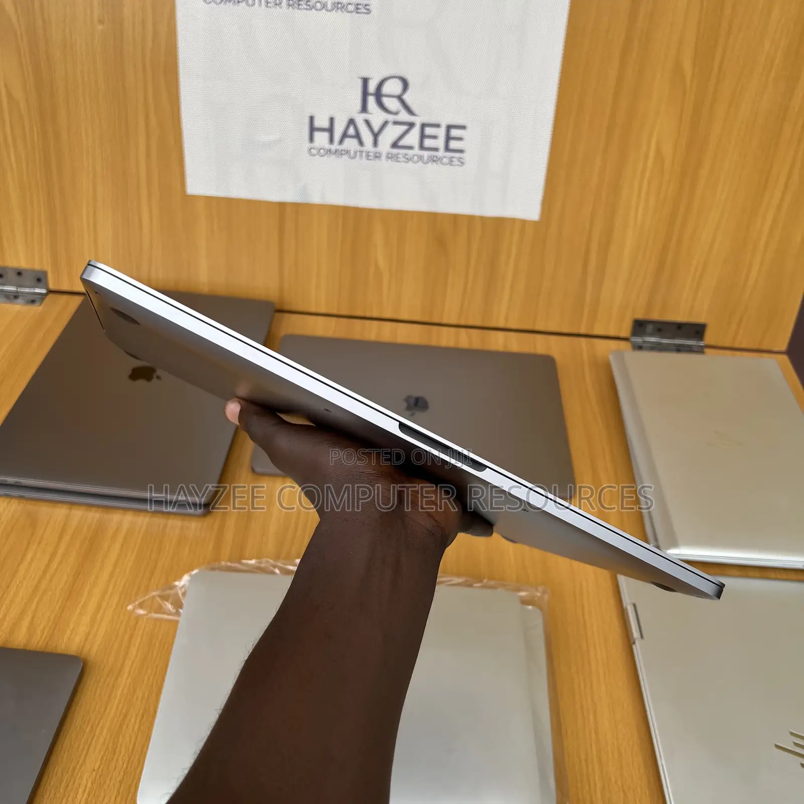 Laptop Apple MacBook Pro 2019 16GB Intel Core I7 SSD 512GB