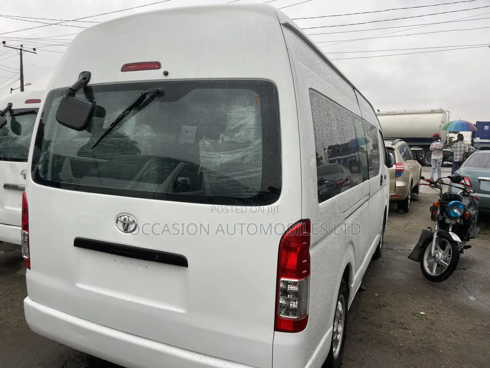 Toyota HiAce 2017 White