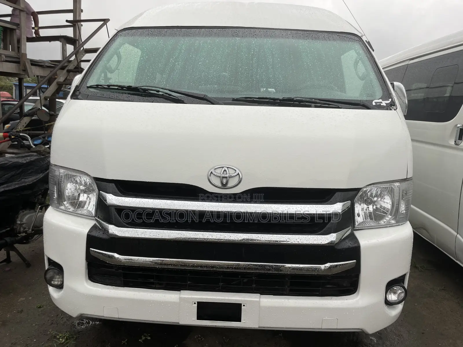 Toyota HiAce 2017 White