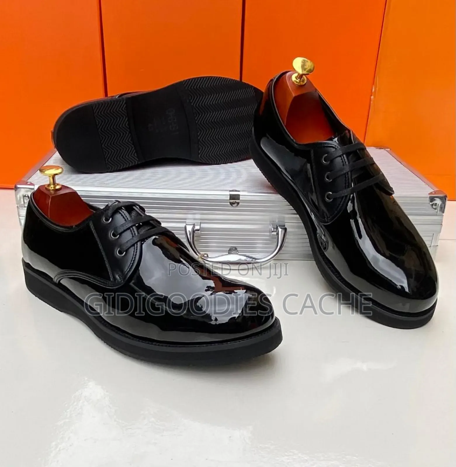 Oggi Lace-Up Shoes