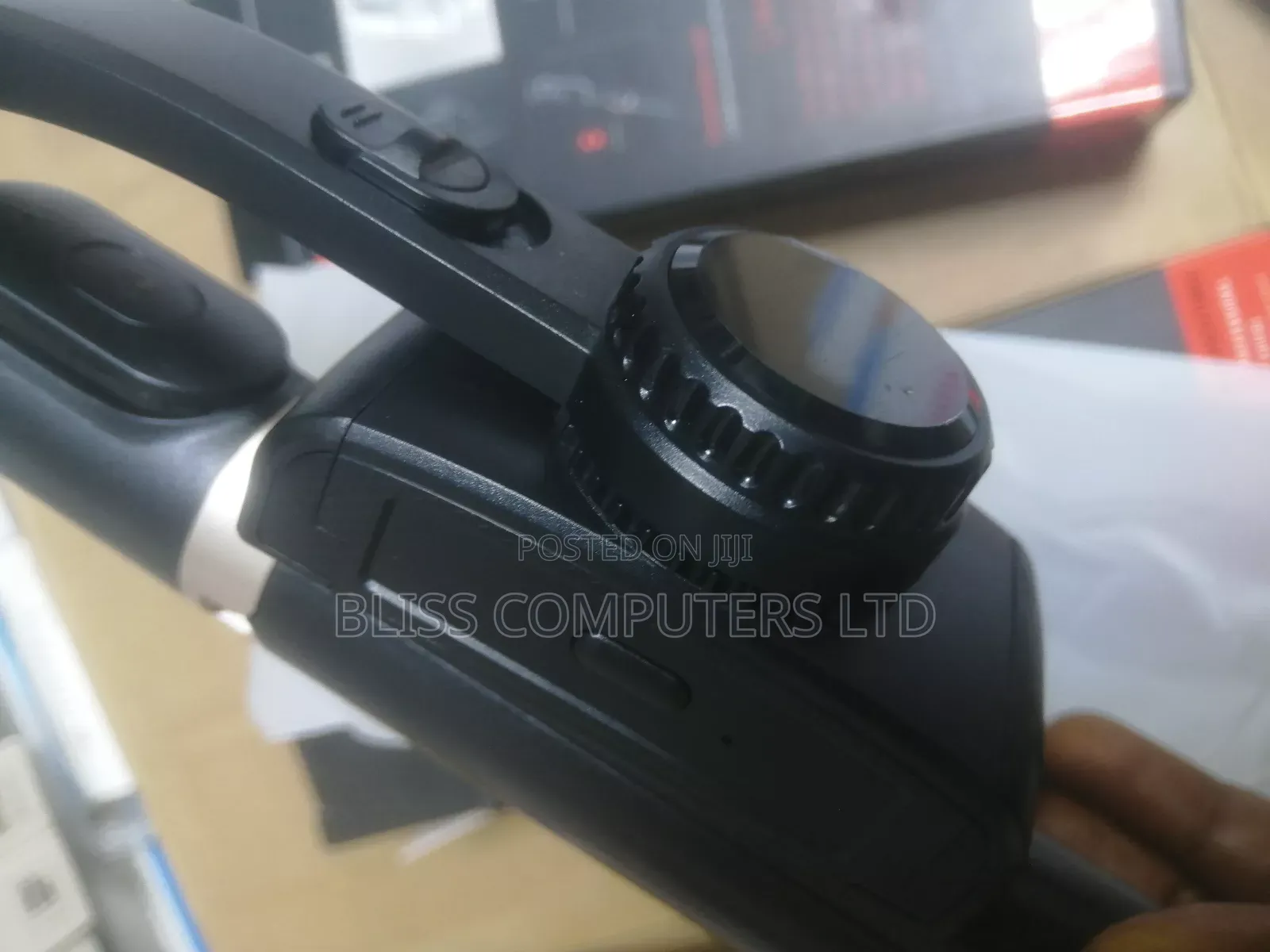 Q08 Gimbal Stablizer Tripod