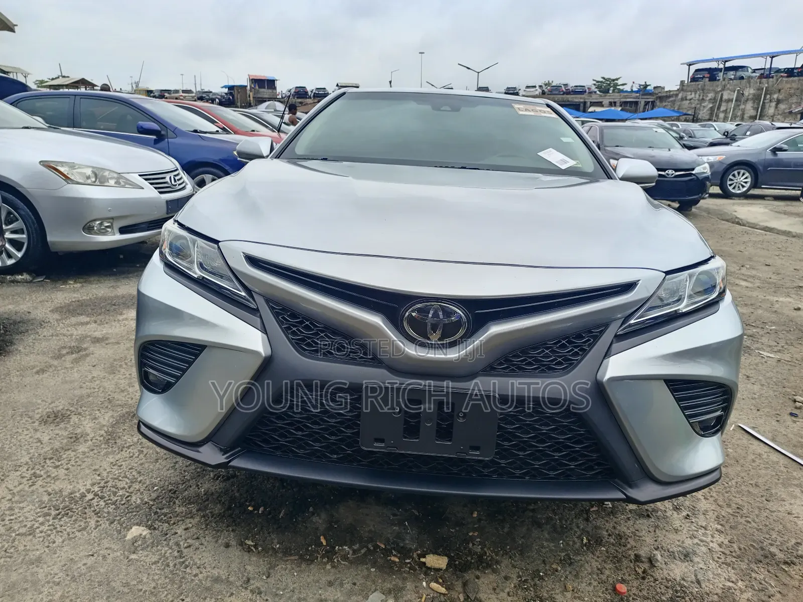 Toyota Camry 2018 Gray