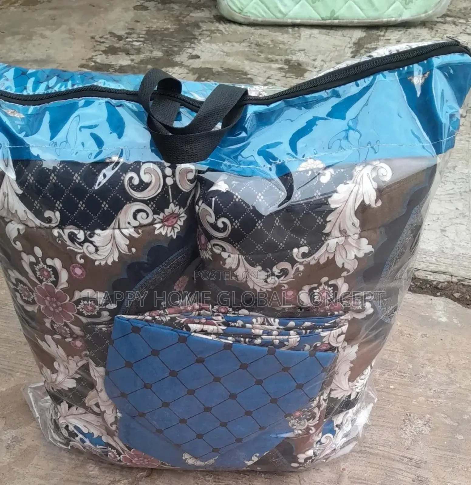 4 by 6 Duvet Set With 2 Pillowcases