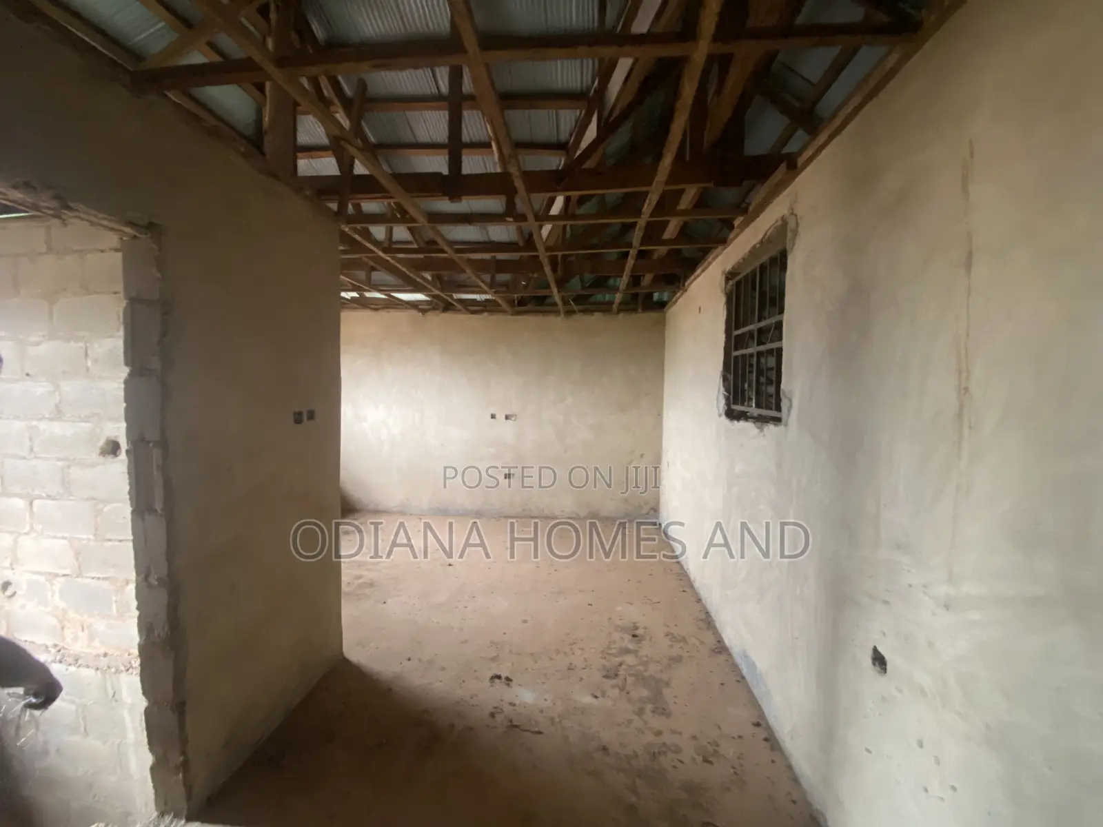 5bdrm Bungalow in Egbodi, Apata for sale