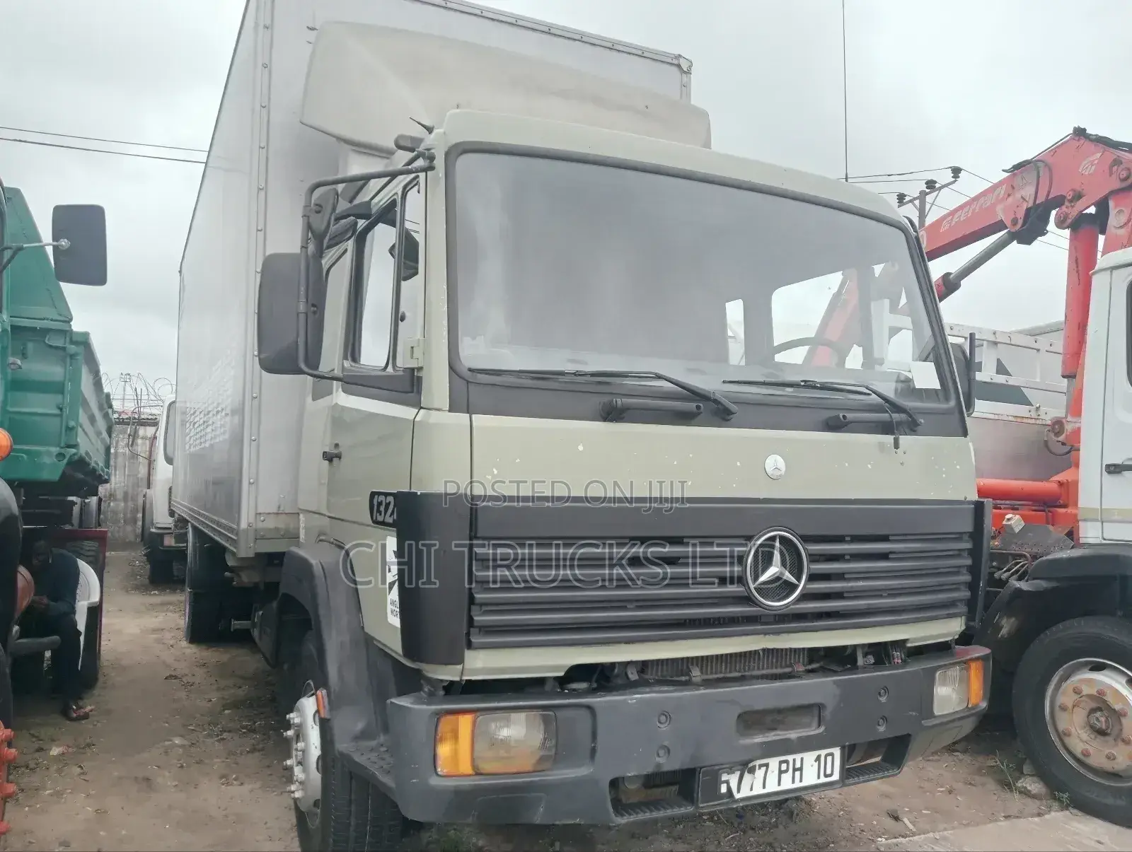 Mercedes Benz 8 Bolt Container