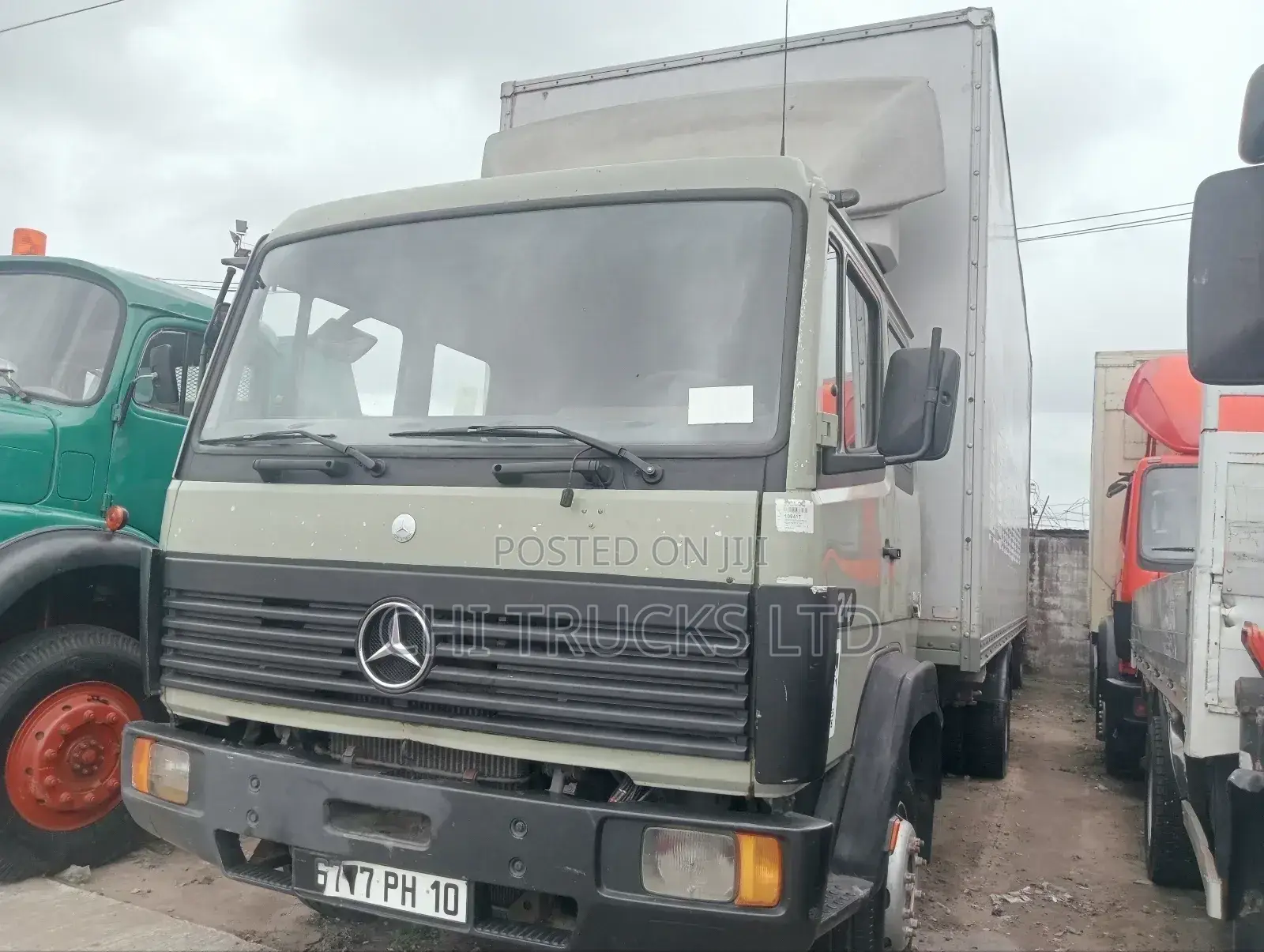 Mercedes Benz 8 Bolt Container