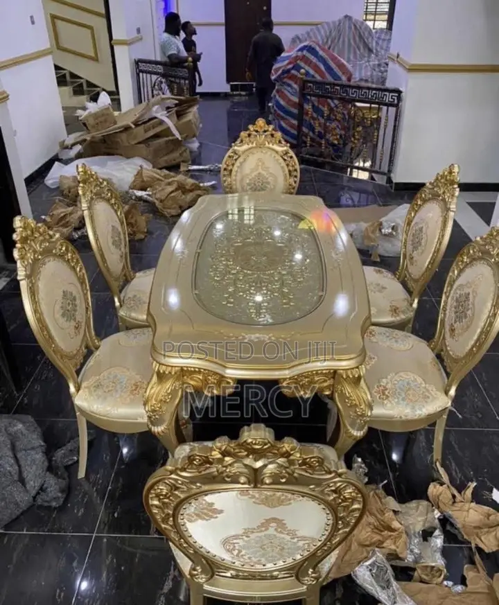 Royal Dining by Six Seaters