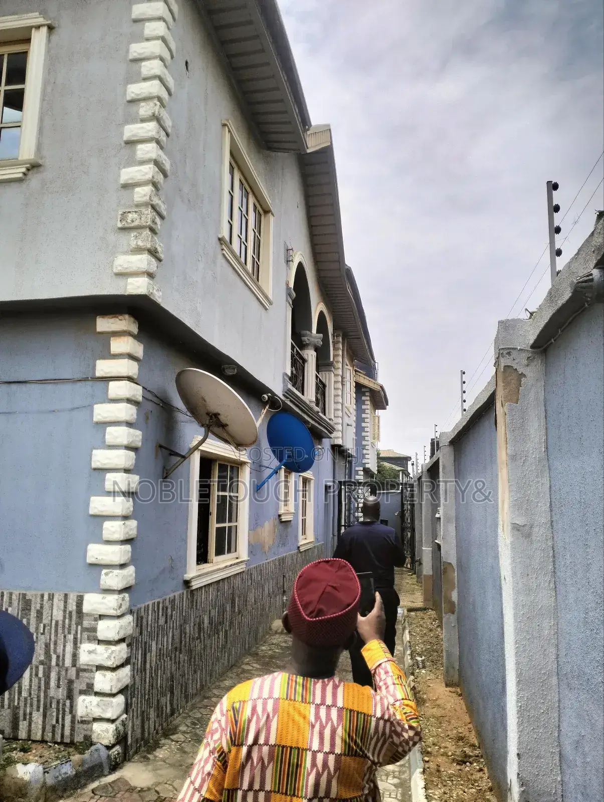 3bdrm Block of Flats in Off Idimu Ejigbo for sale