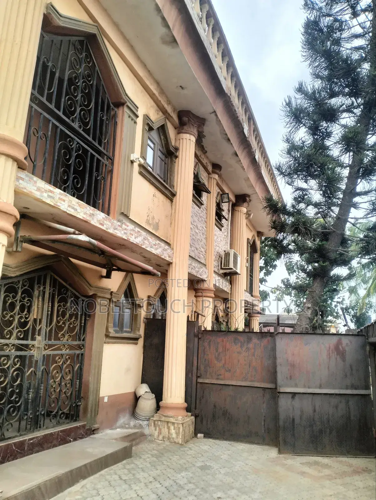 10bdrm Mansion in Liberty Estate Alake, Iseri Olofin for sale