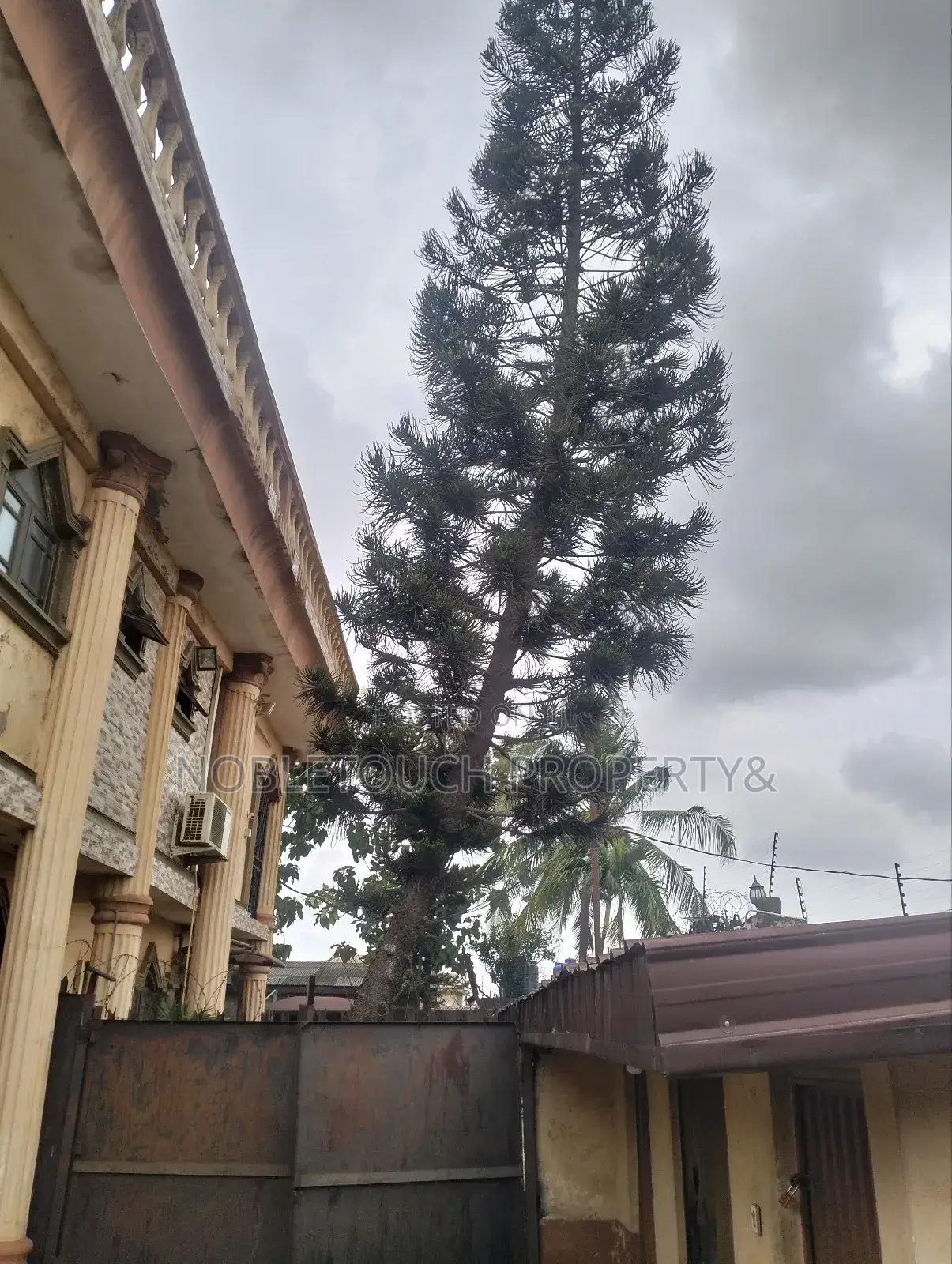 10bdrm Mansion in Liberty Estate Alake, Iseri Olofin for sale