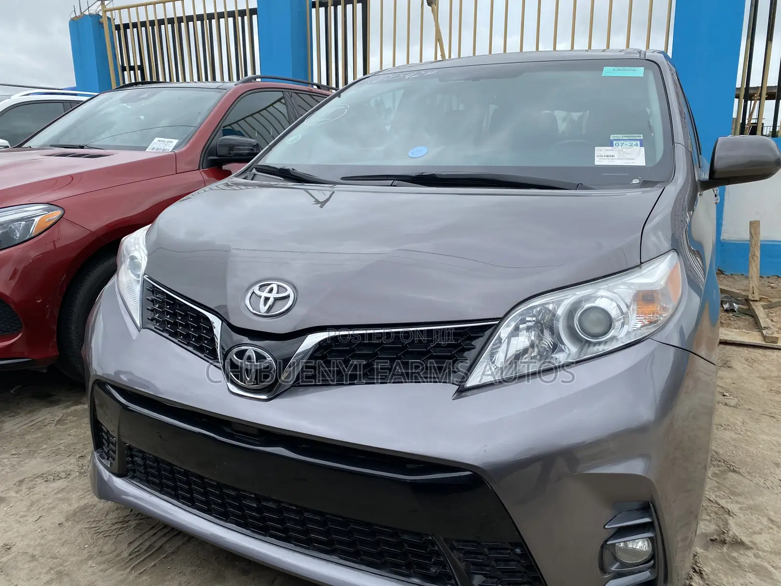 Toyota Sienna XLE 7 Passenger Auto Access Seat (3.5L 6cyl 6A) 2016 Gray