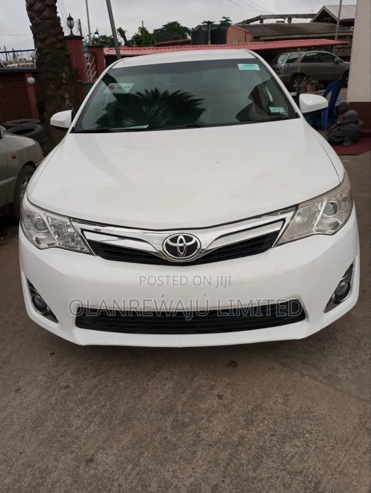 Toyota Camry LE 4dr Sedan (2.5L 4cyl 6A) 2014 White