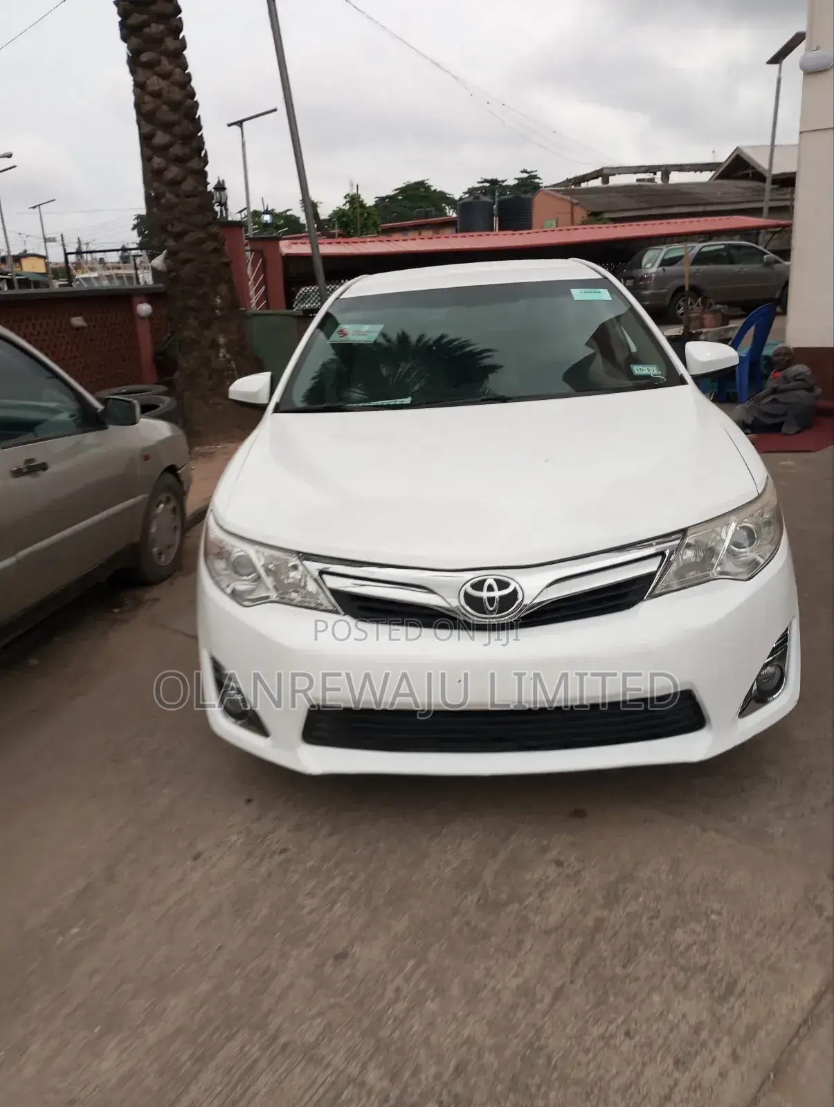 Toyota Camry LE 4dr Sedan (2.5L 4cyl 6A) 2014 White