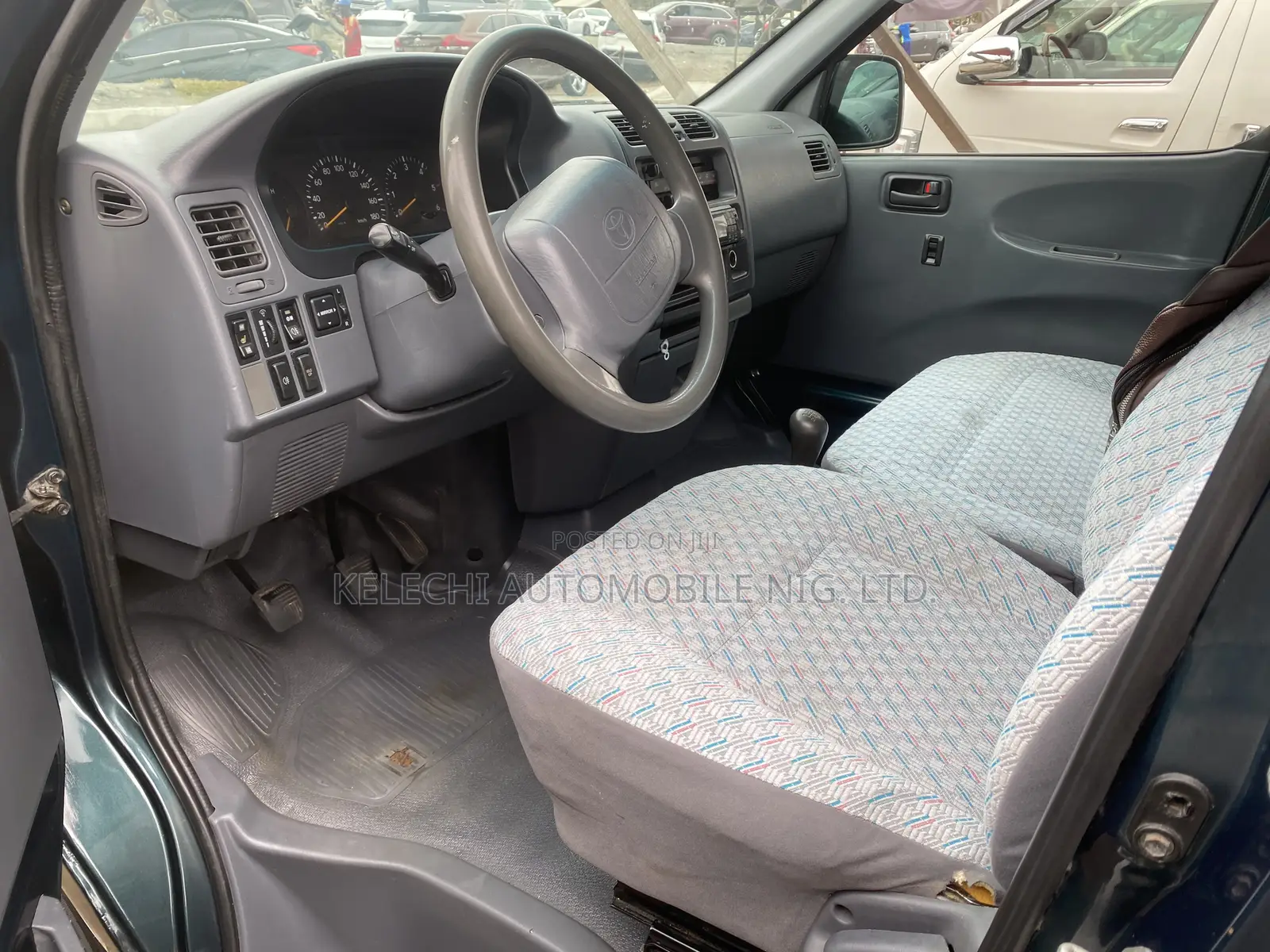Toyota HiAce 2001 Green