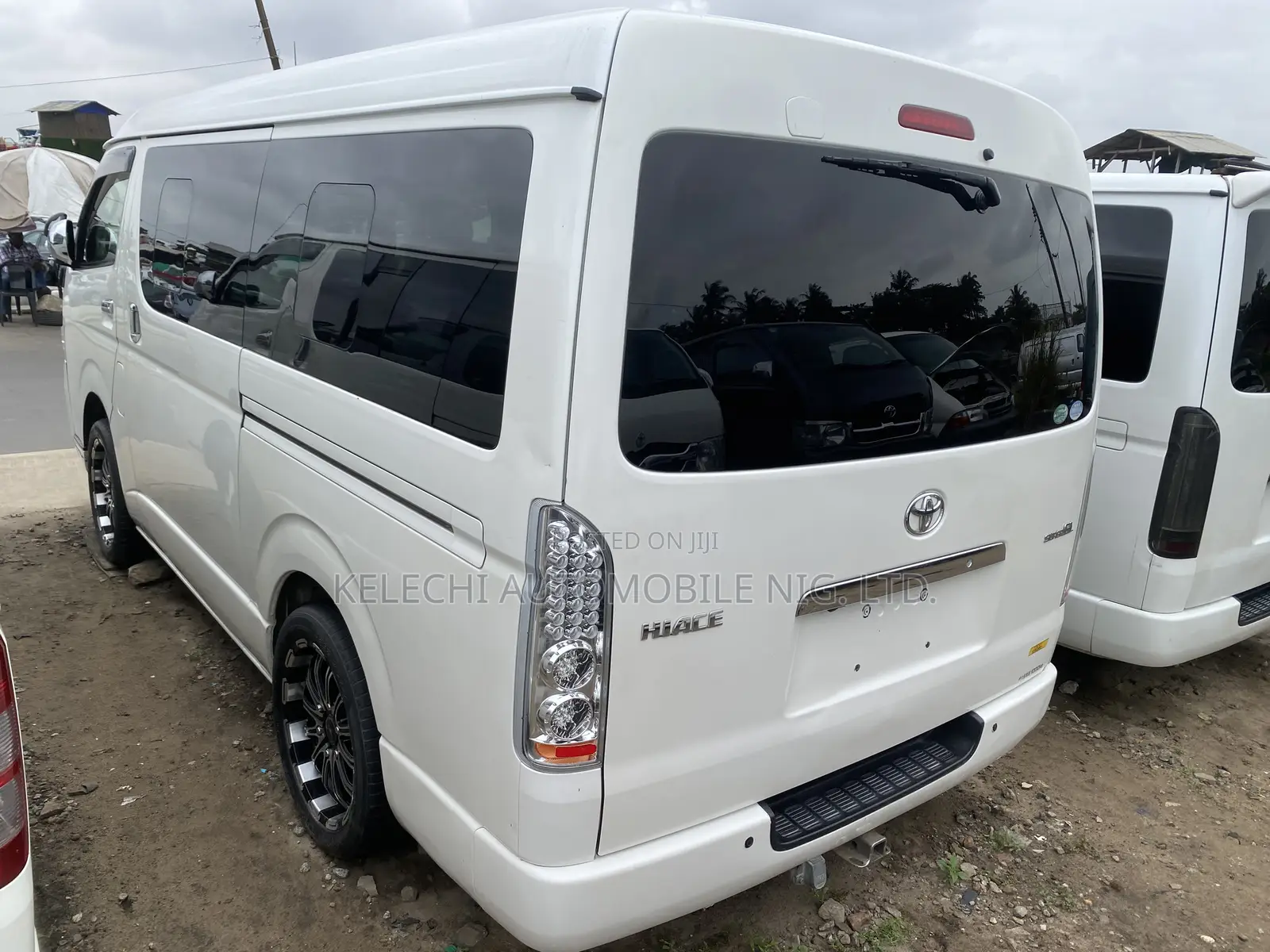 Toyota HiAce 2015 White