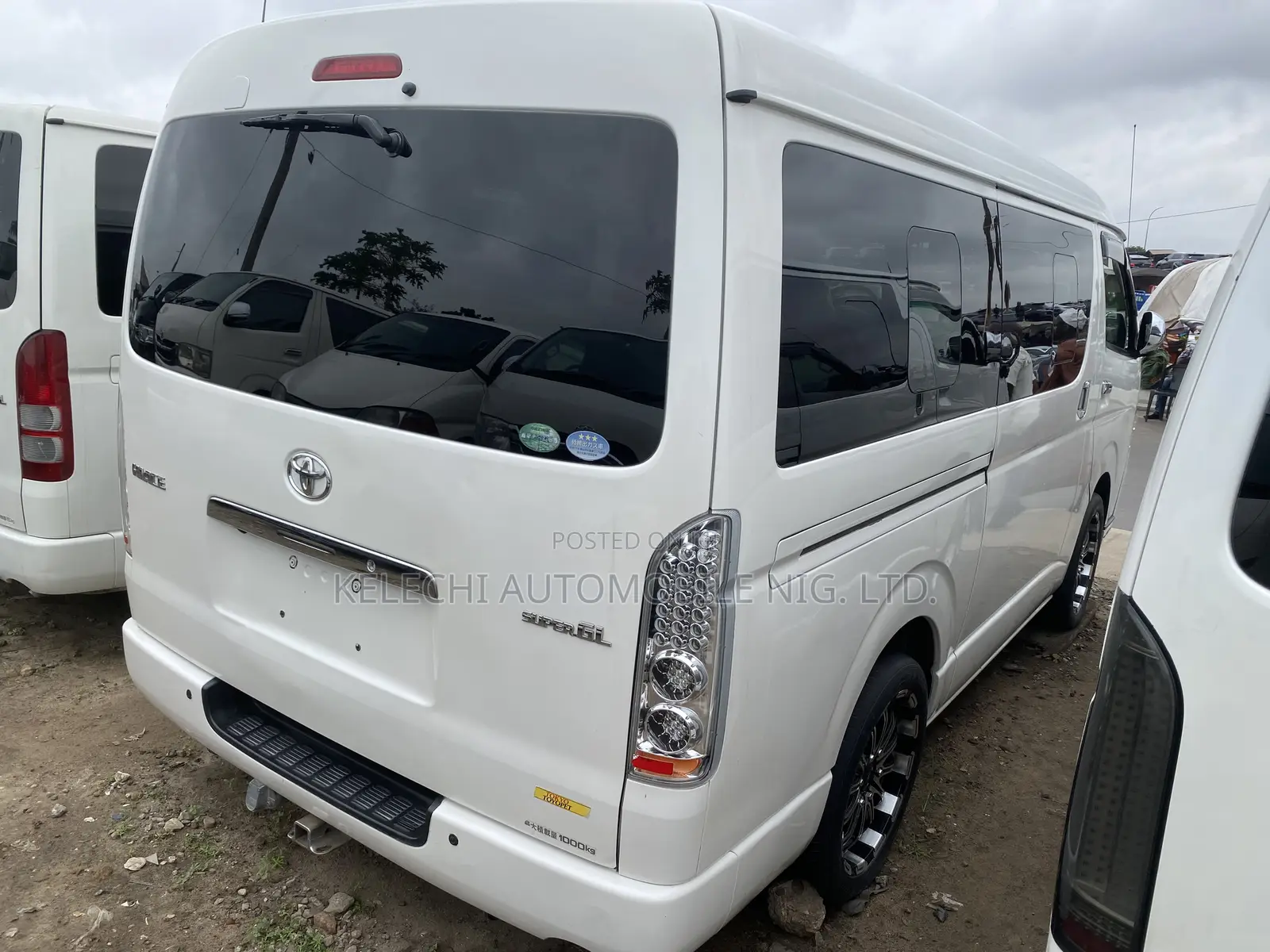 Toyota HiAce 2015 White