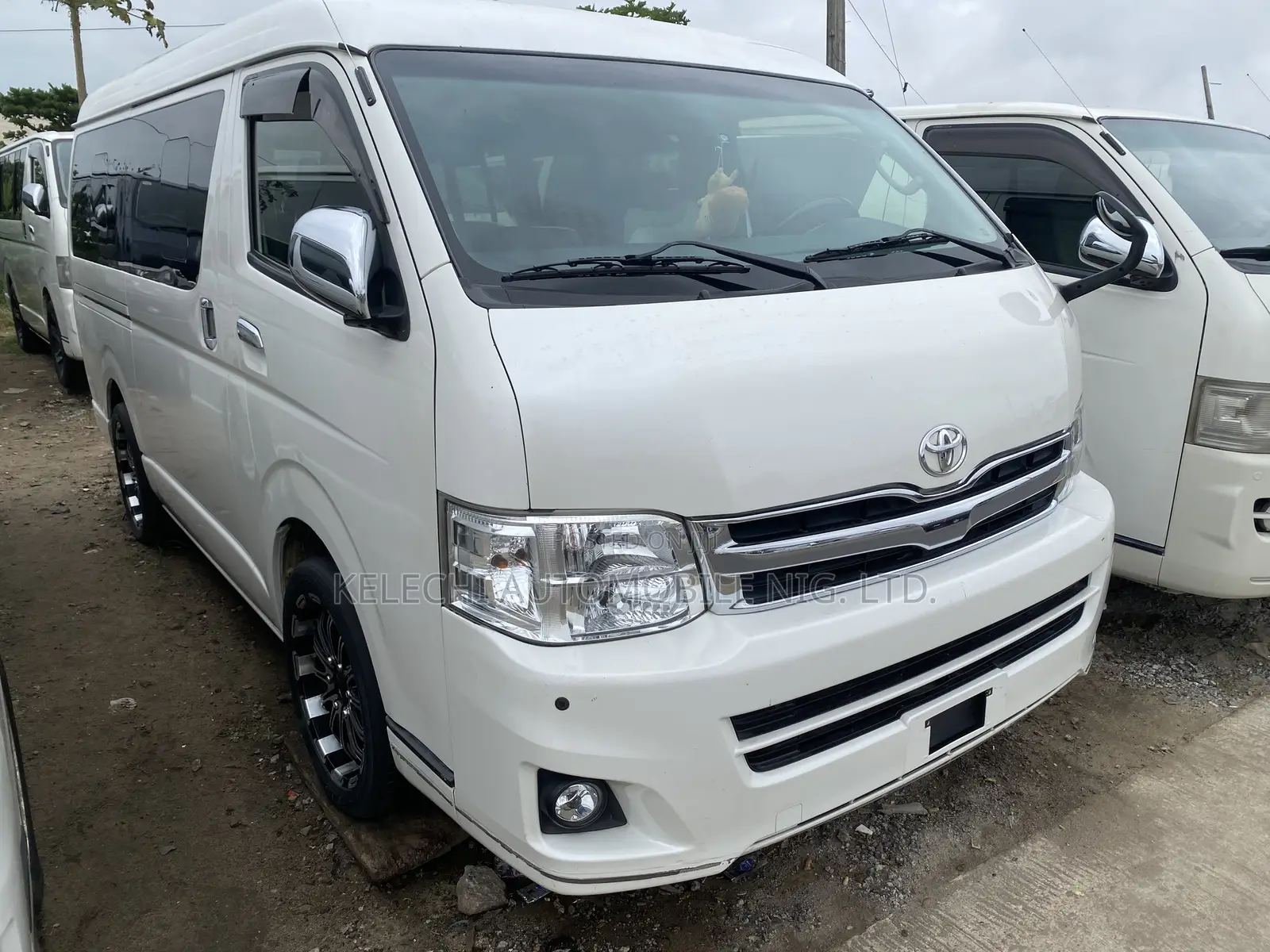 Toyota HiAce 2015 White