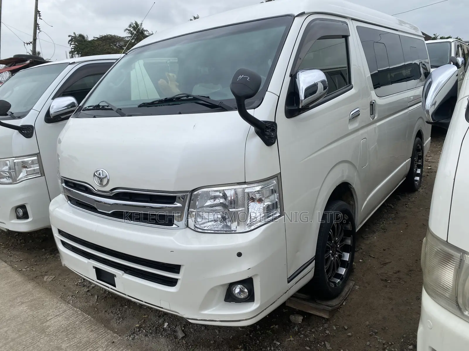 Toyota HiAce 2015 White