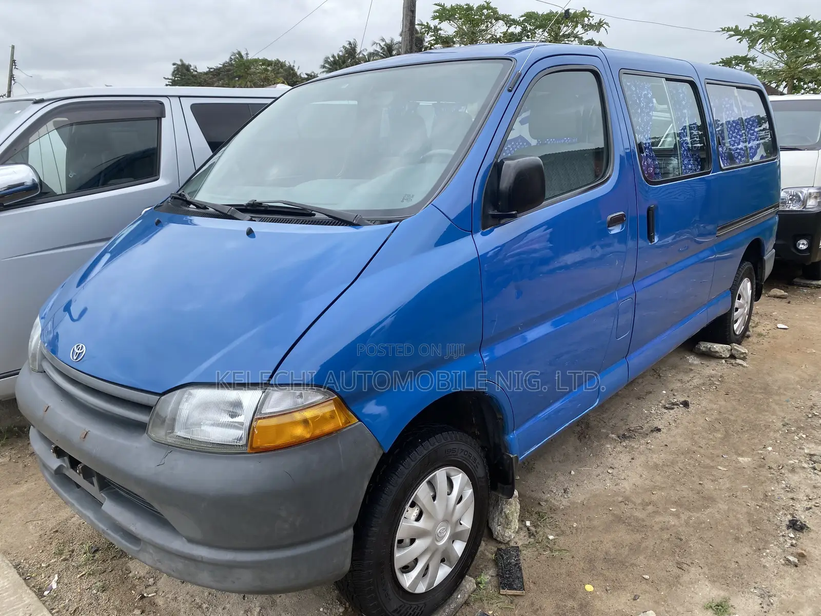 Toyota HiAce 2005 Blue