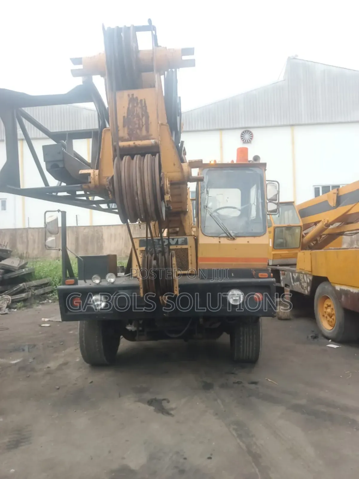 35 Tons Grove Crane Available For Sale