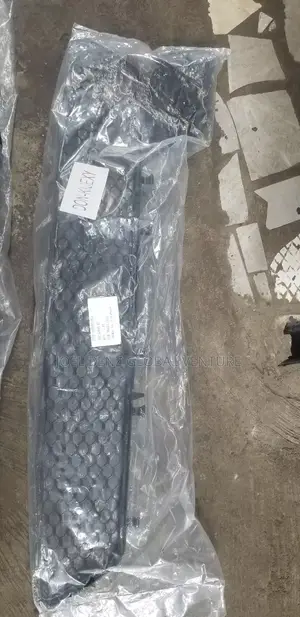 E350 2010 Front Bumper Center Net