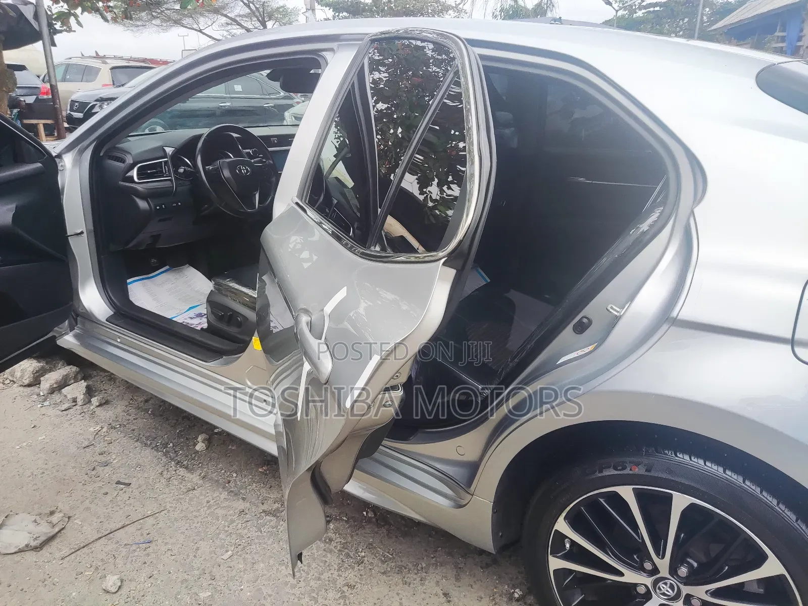 Toyota Camry SE (2.5L 4cyl 8A) 2019 Silver