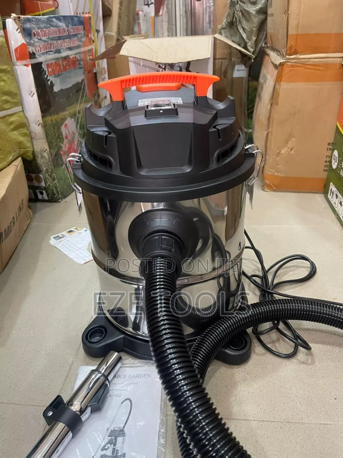We and Dry Vacuum Cleaner With Blower