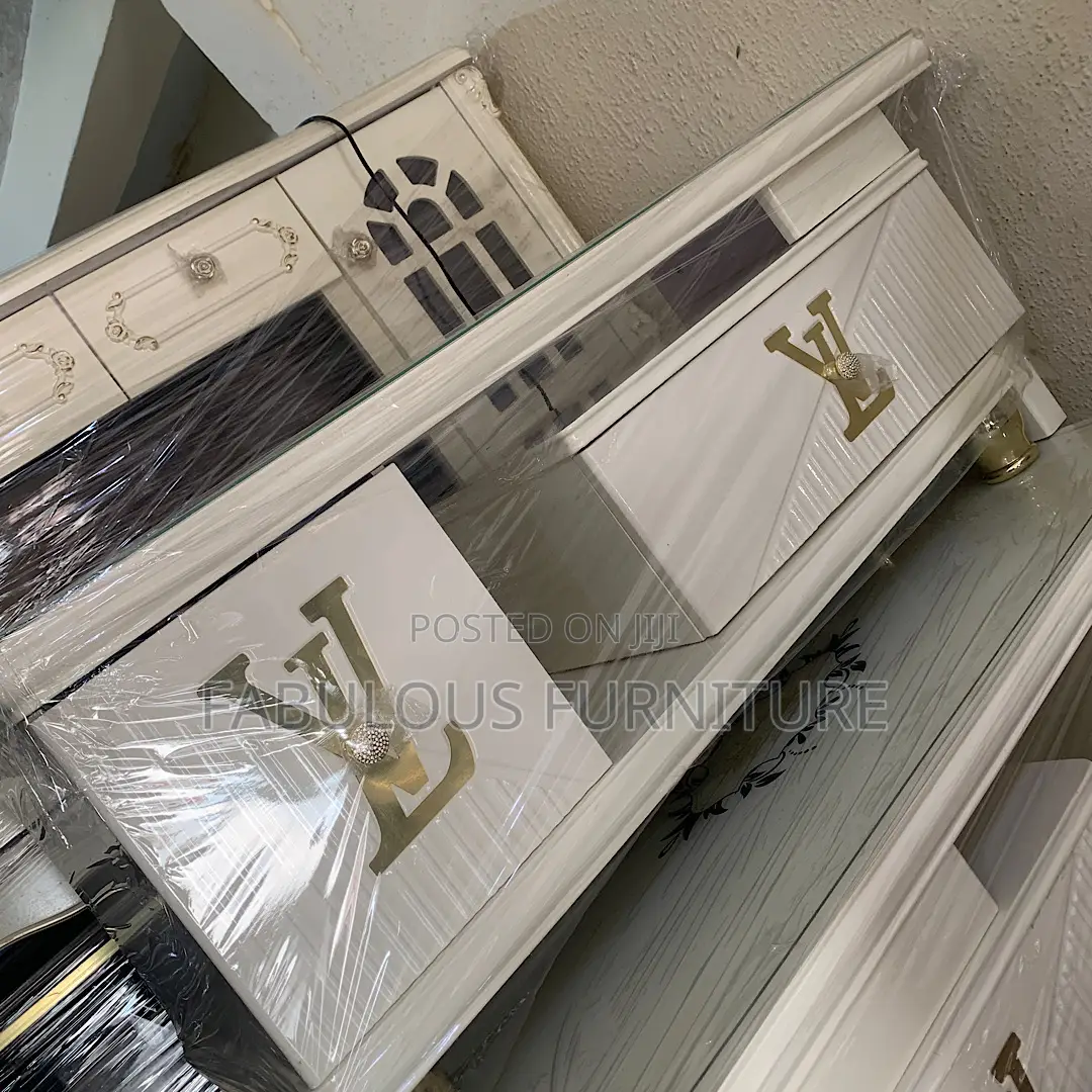 Modern Imported Tv Stand / Tv Console