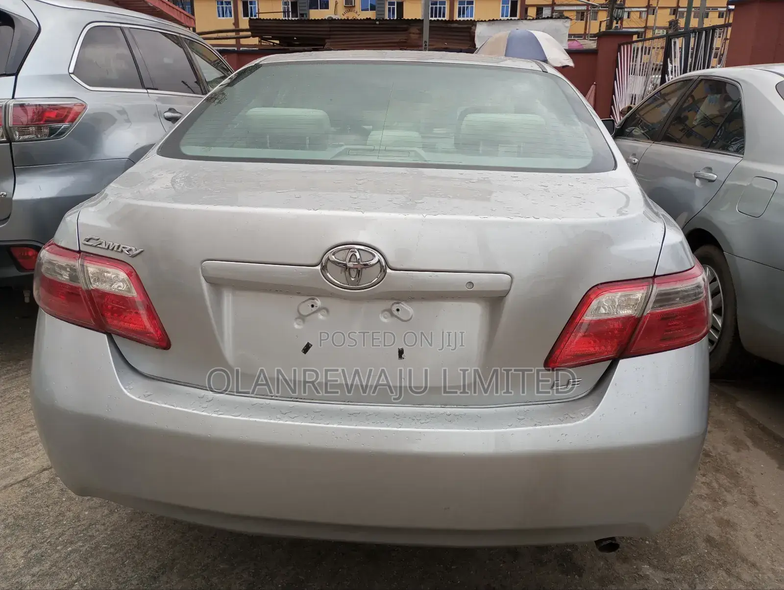 Toyota Camry LE 4dr Sedan (2.5L 4cyl 6A) 2011 Silver