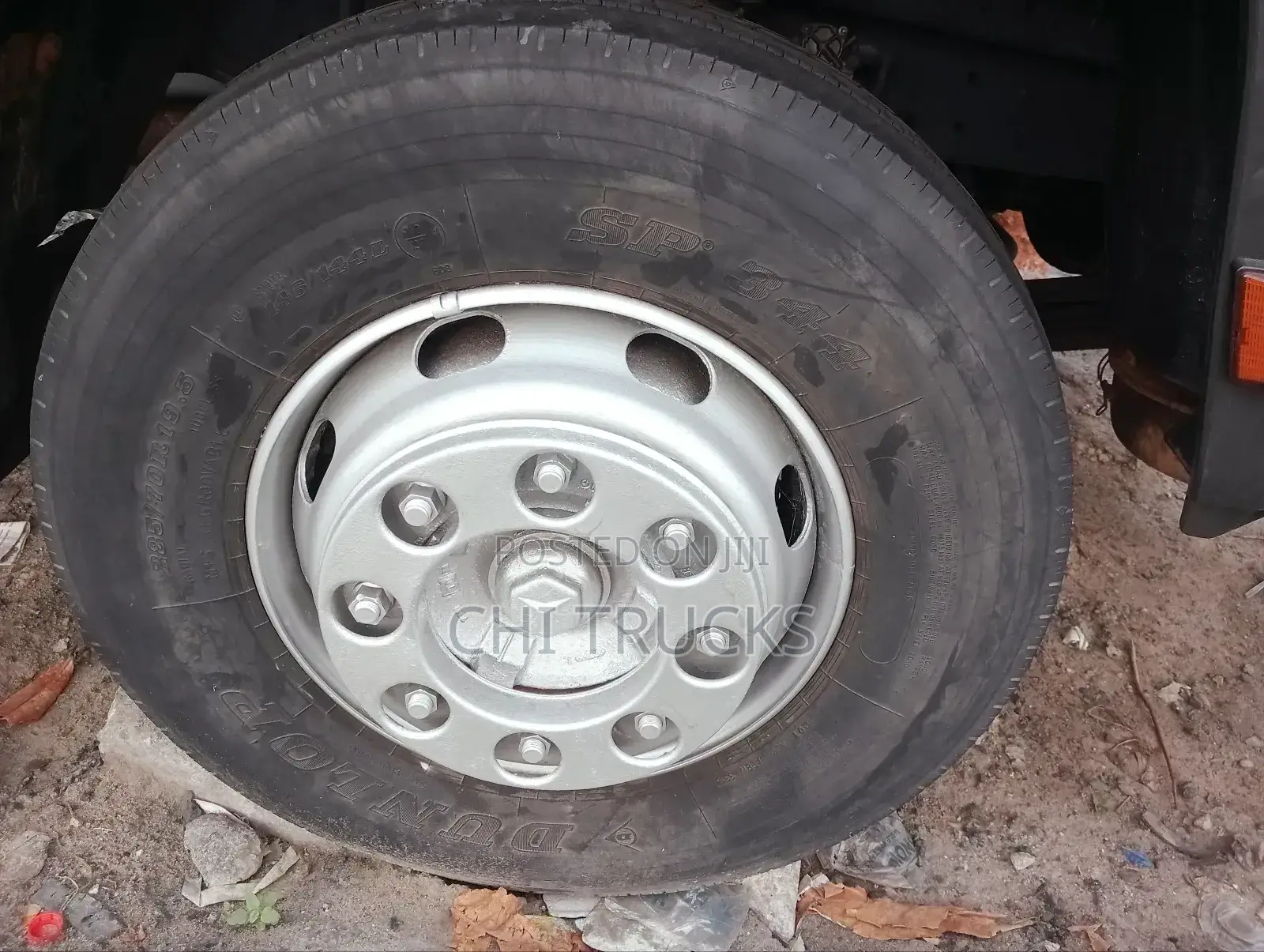 Mercedes Benz Cargo Truck 8bolt Wheels Green Colour