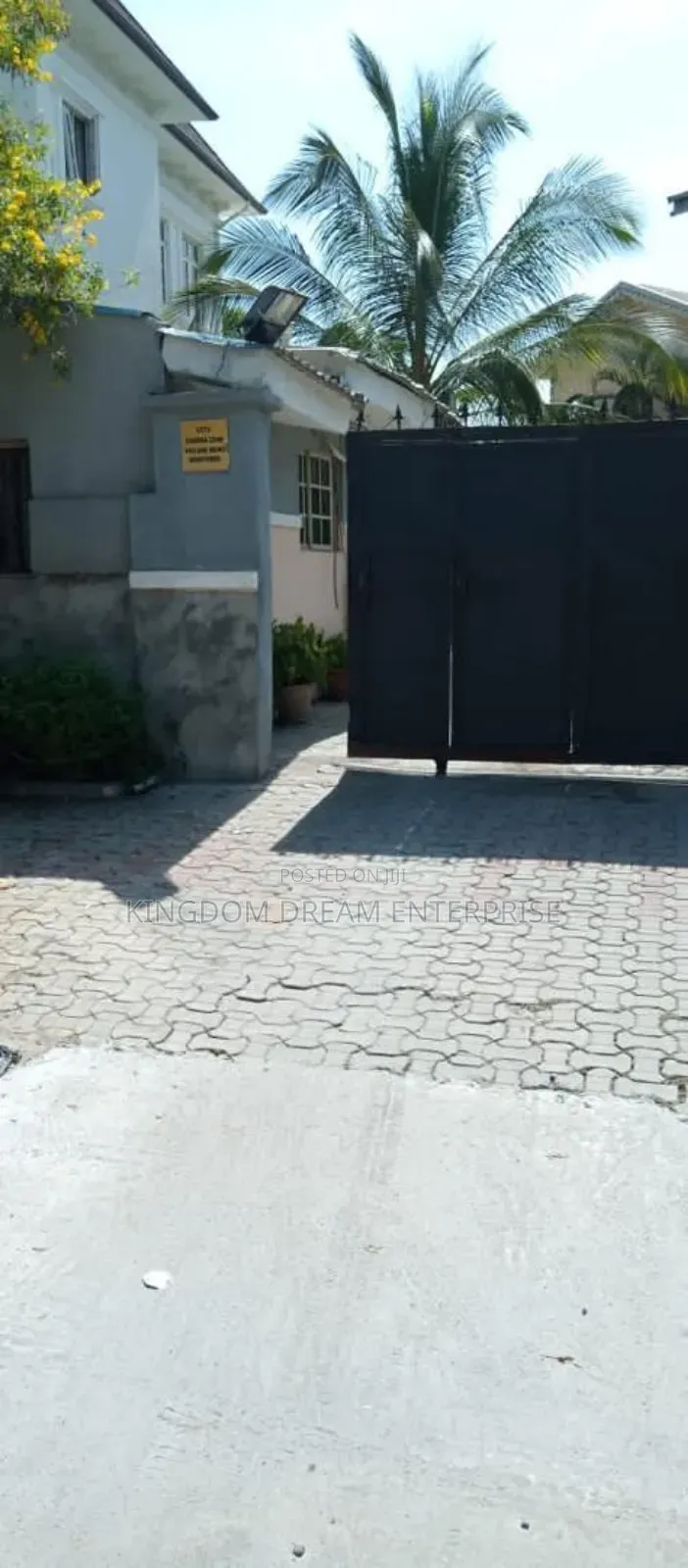 2bdrm Block of Flats in Maitama Main Abuja for sale